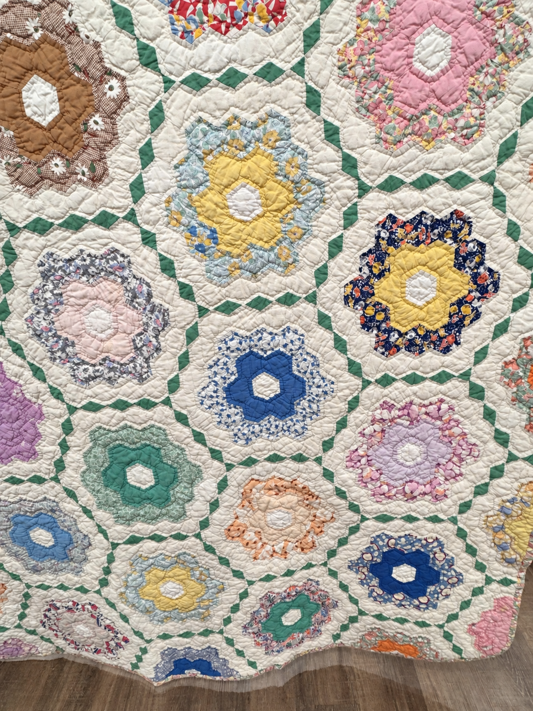 **SOLD Vintage Quilt Grandmother's Flower Garden with Green Lattice SOLD**