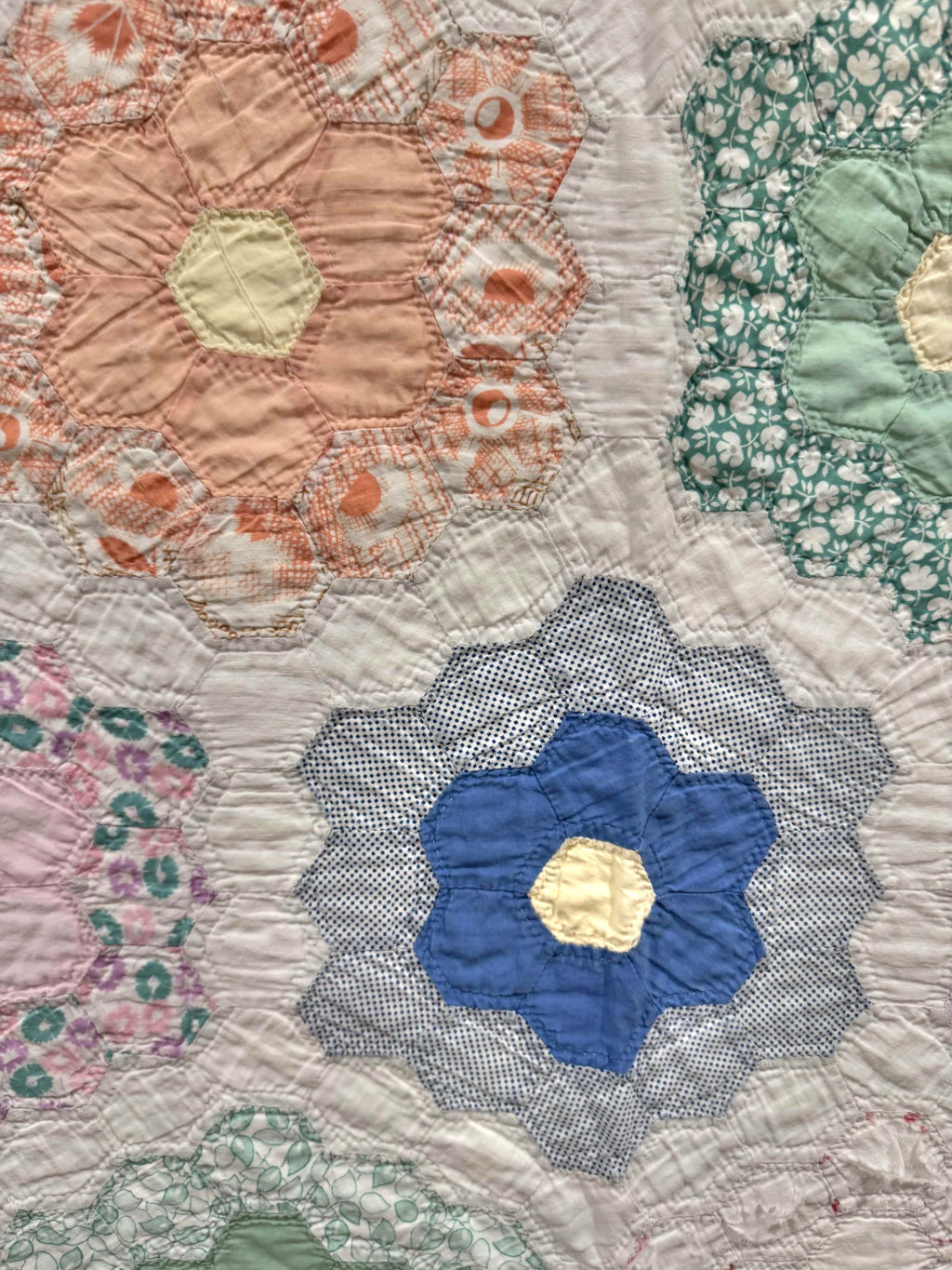 **SOLD Vintage Quilt Grandmother's Flower Garden SOLD**