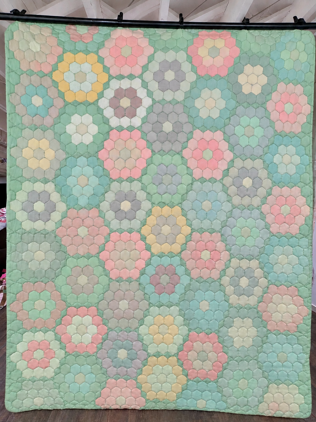 Vintage Quilt Polyester Grandmother's Flower Garden