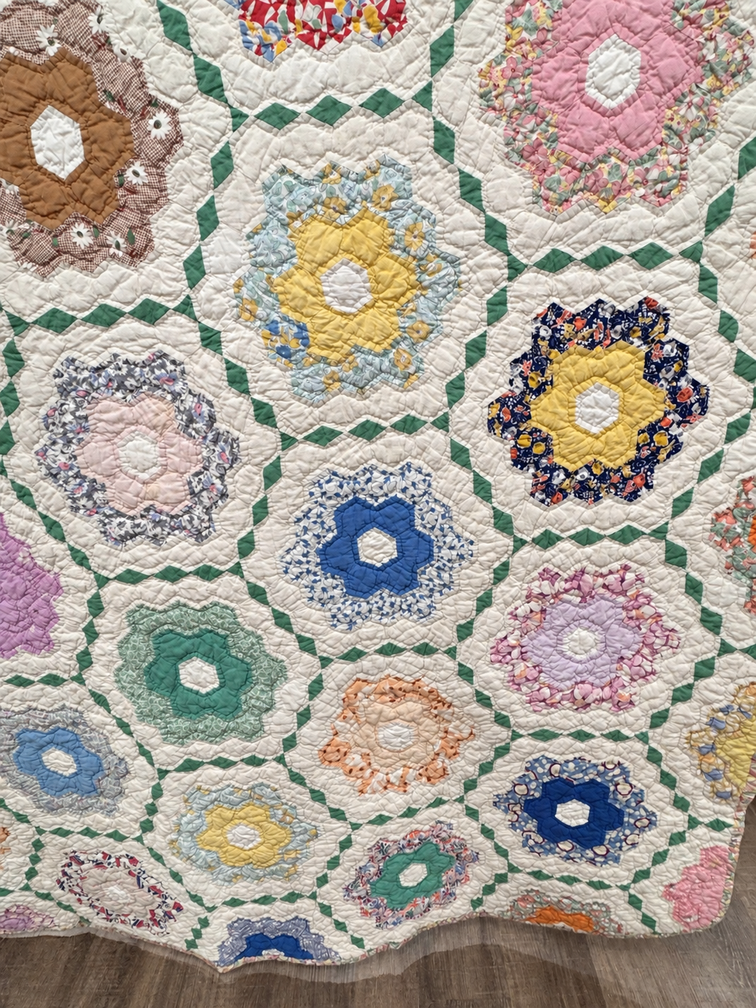 **SOLD Vintage Quilt Grandmother's Flower Garden with Green Lattice SOLD**