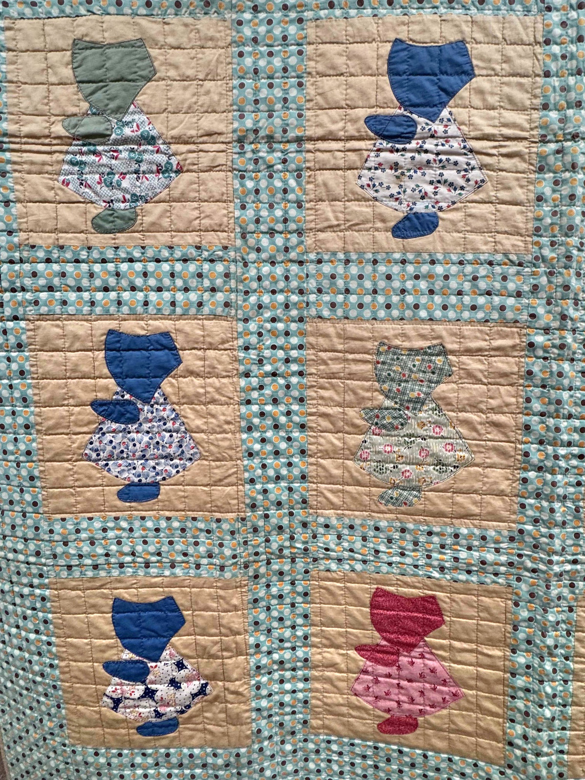 **SOLD Vintage Quilt Sunbonnet Sue with Polka Dots SOLD**
