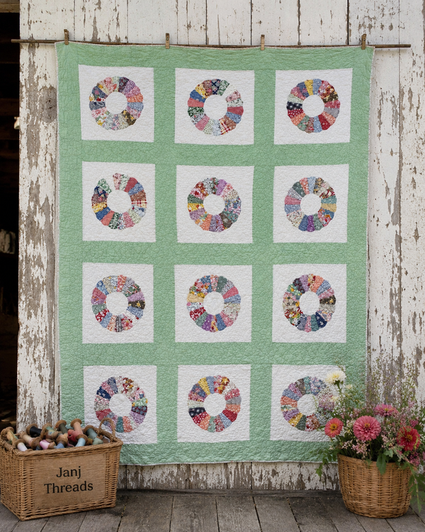 Vintage Quilt Dresden Plate