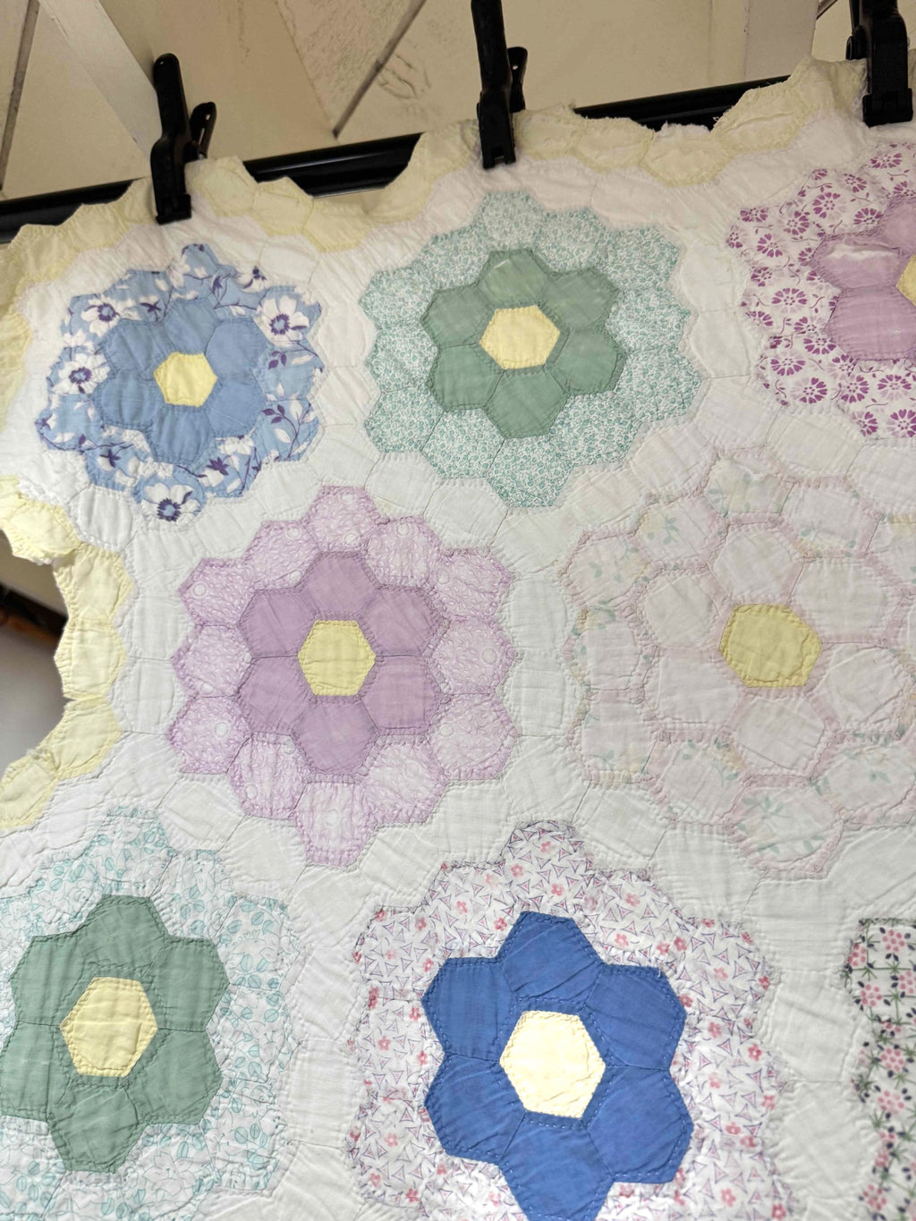 **SOLD Vintage Quilt Grandmother's Flower Garden SOLD**