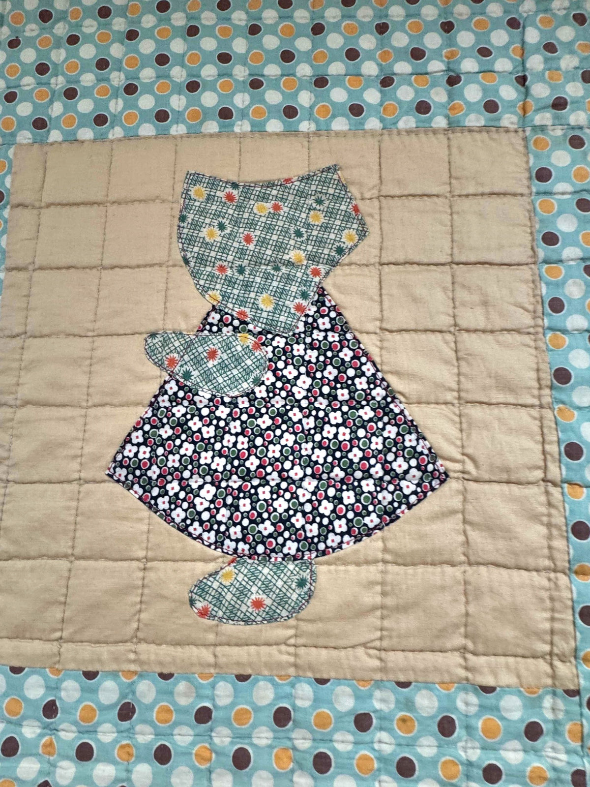 **SOLD Vintage Quilt Sunbonnet Sue with Polka Dots SOLD**