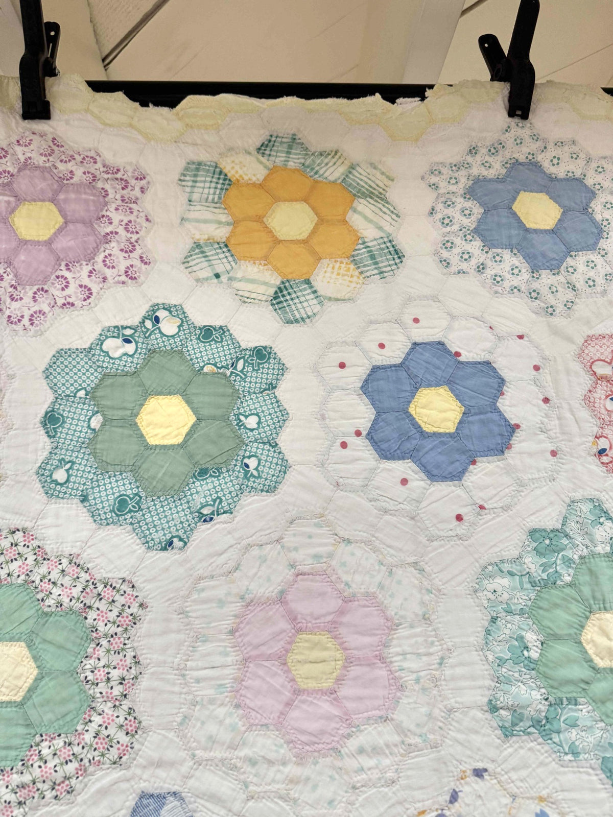 **SOLD Vintage Quilt Grandmother's Flower Garden SOLD**