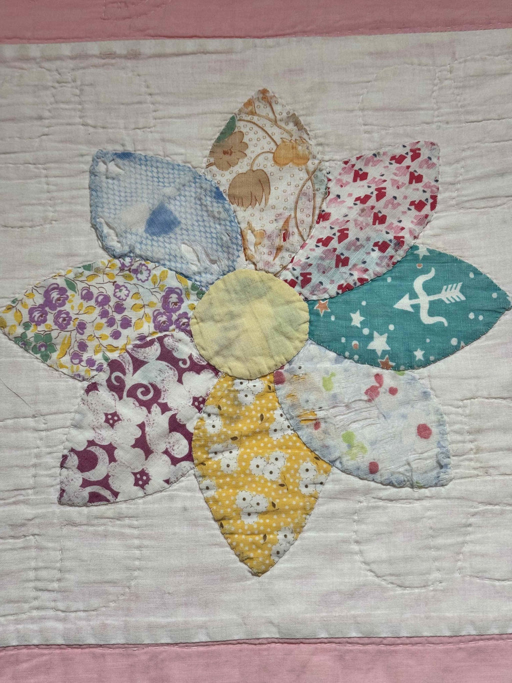 **SOLD Vintage Quilt Friendship Dahlia Variation SOLD**