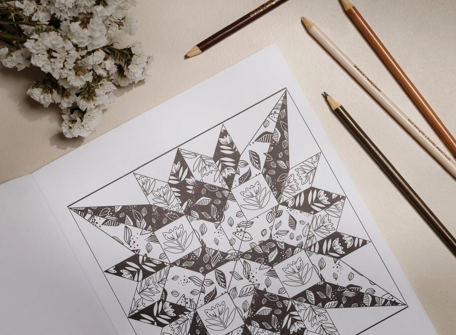 Modern Quilting Coloring Book: Adult Coloring Book