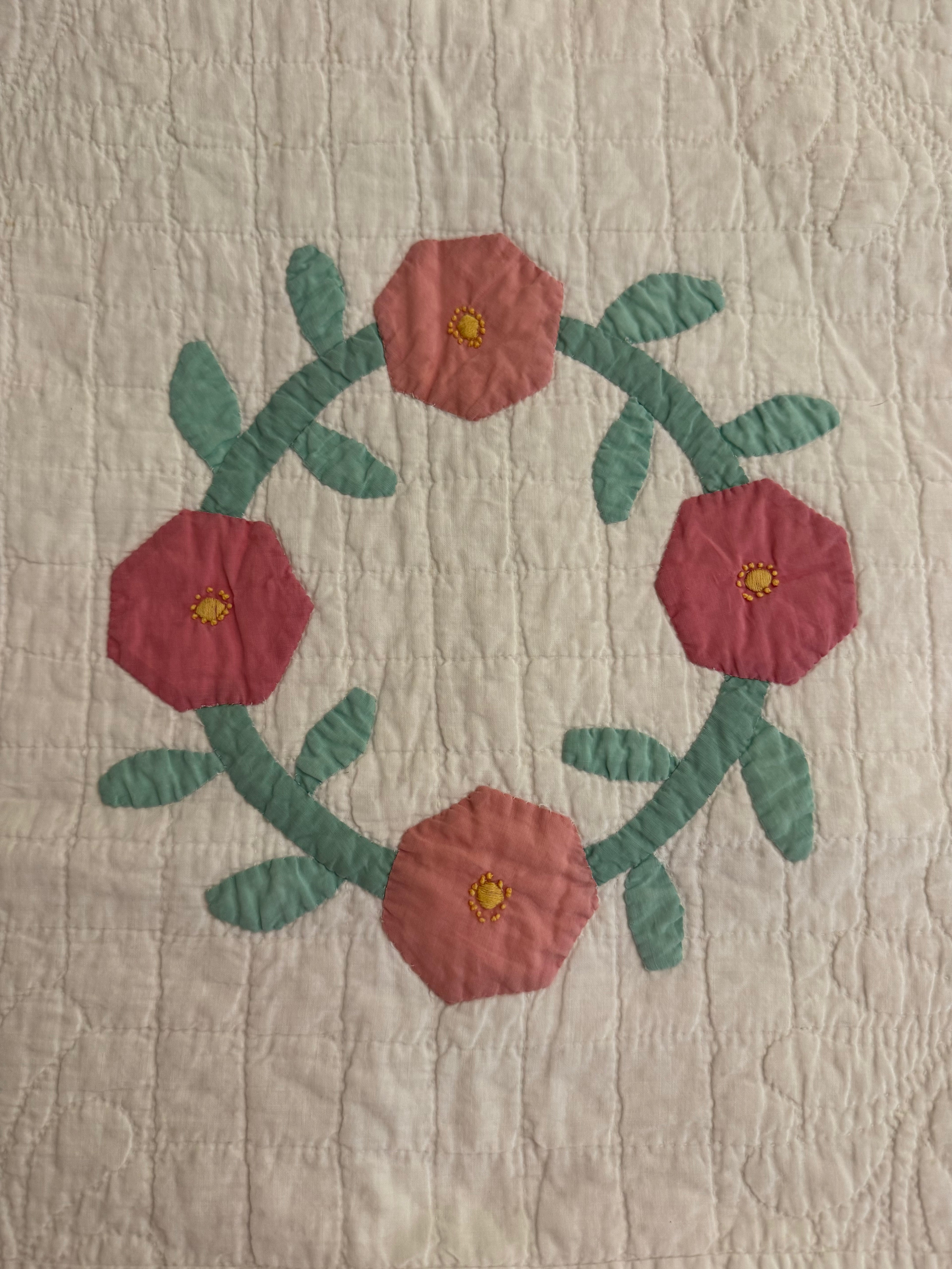 Vintage Sweet Pink Rose Applique Quilt