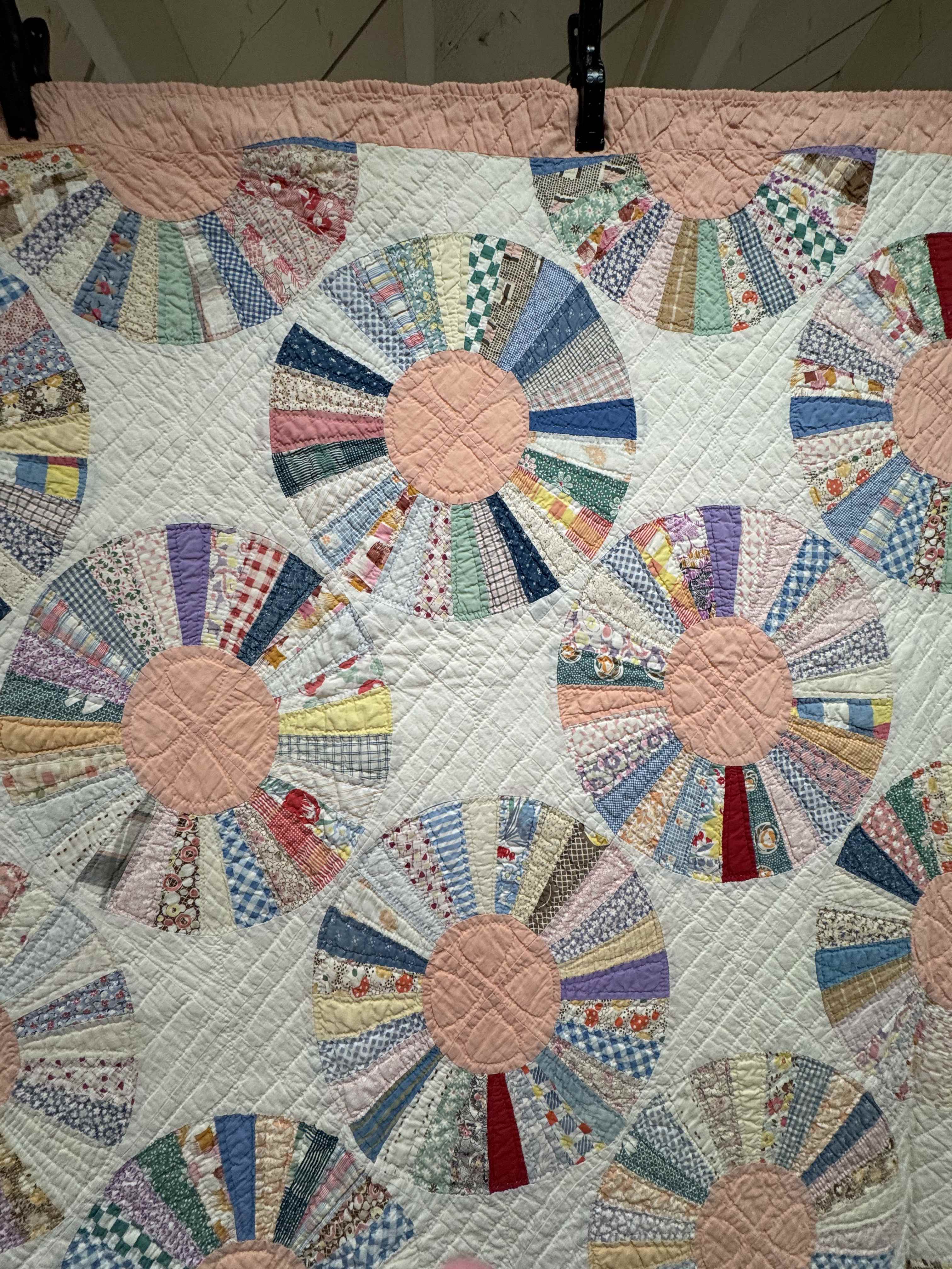 Vintage Quilt Dresden Plate