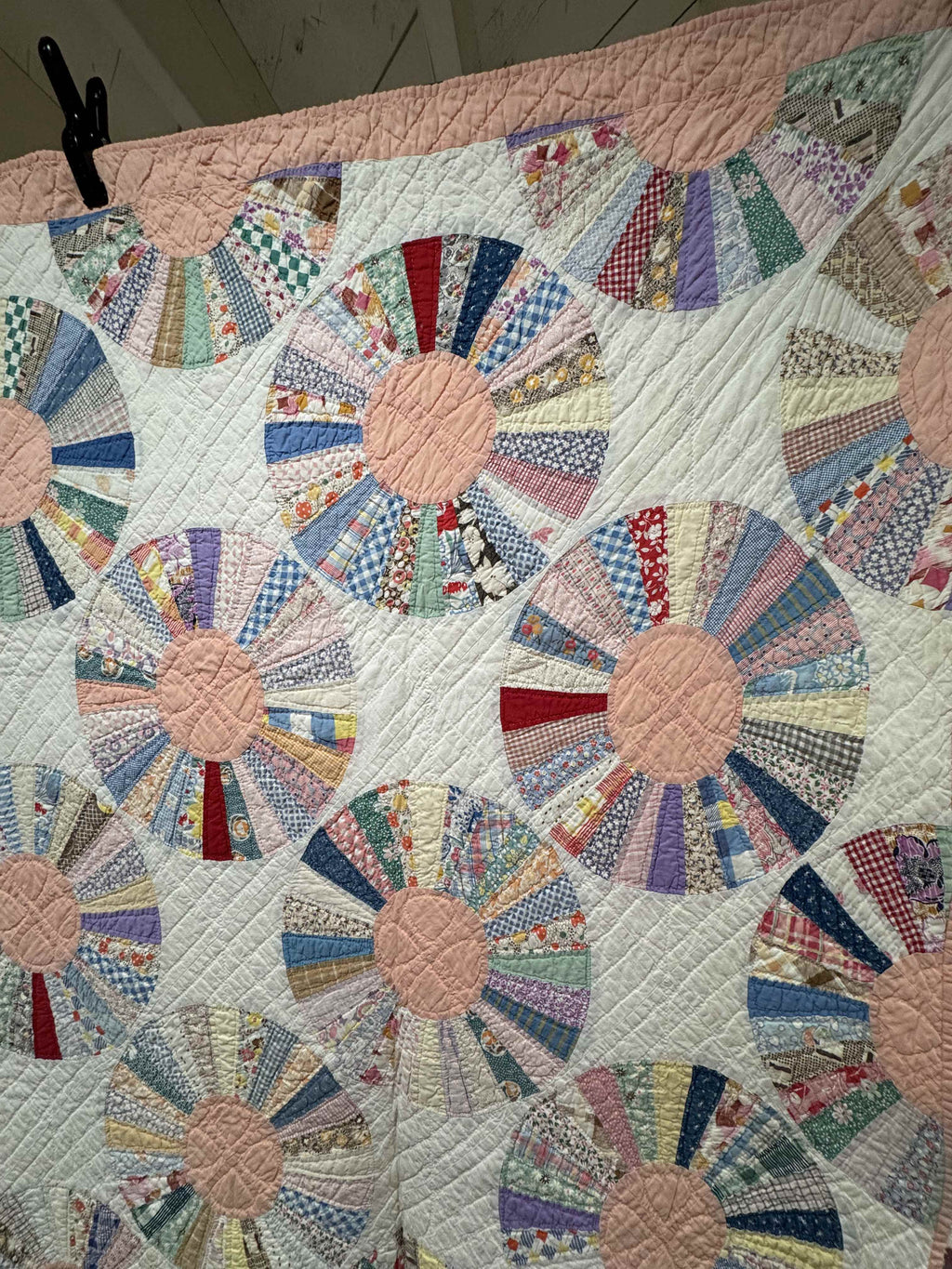 Vintage Quilt Dresden Plate