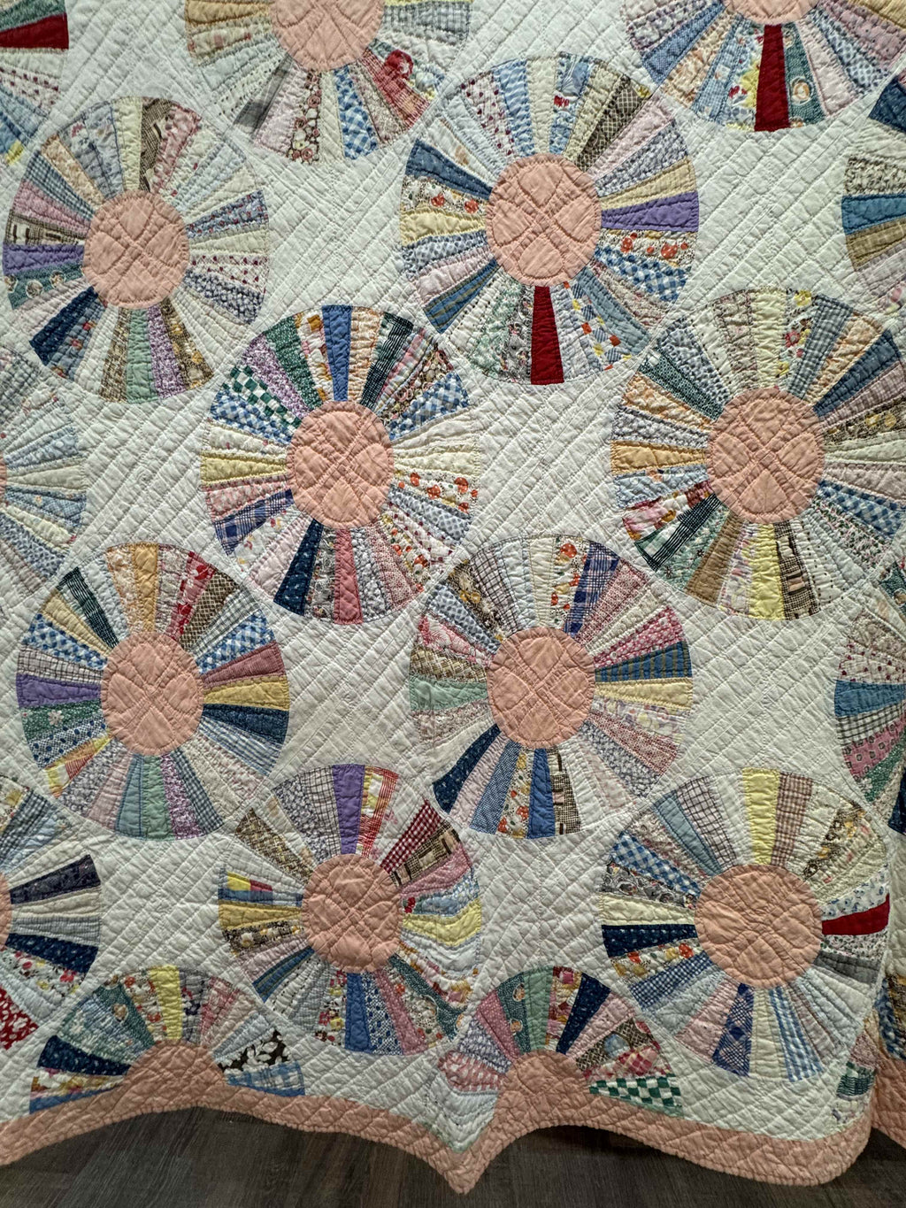Vintage Quilt Dresden Plate