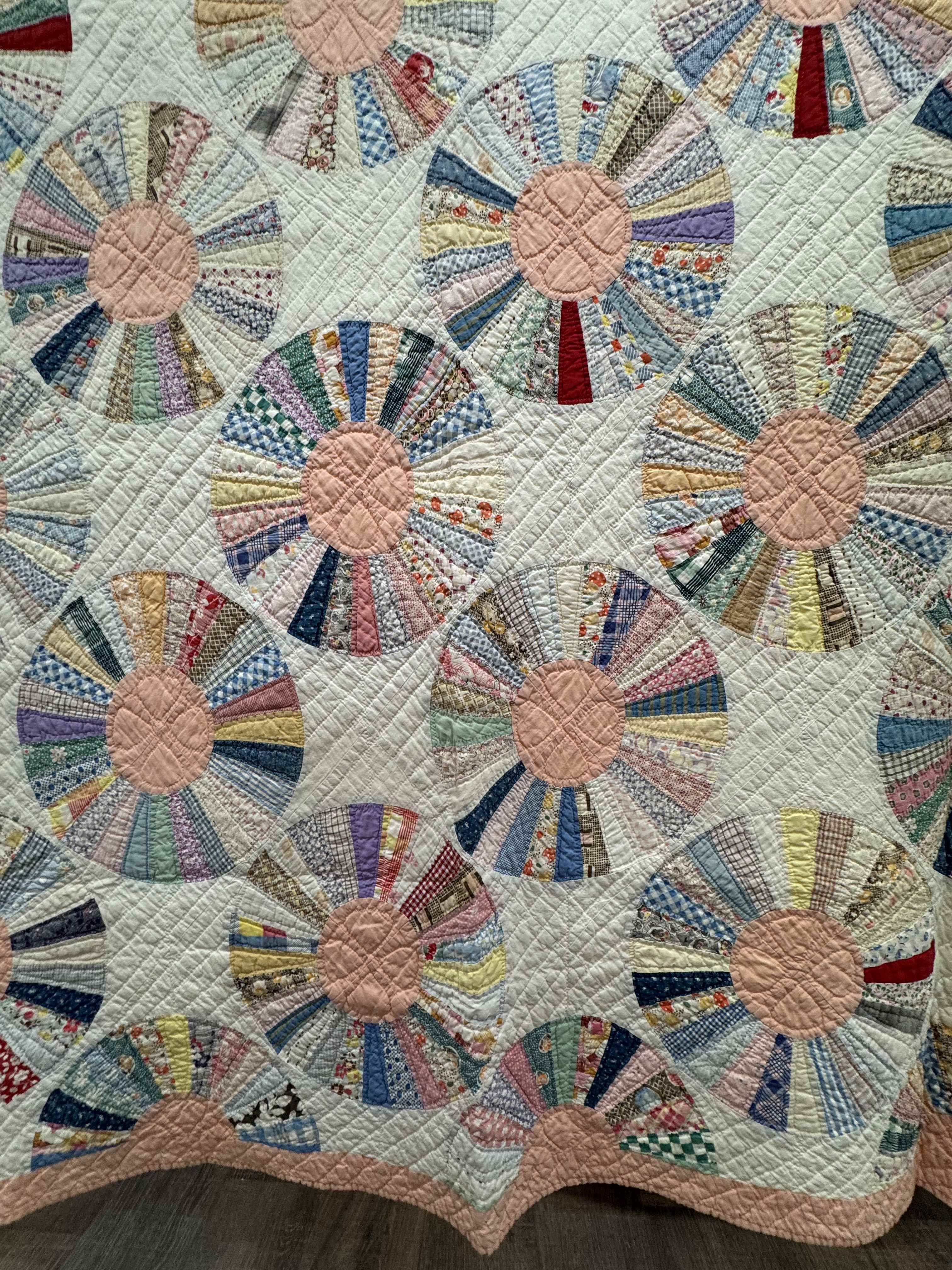 Vintage Quilt Dresden Plate