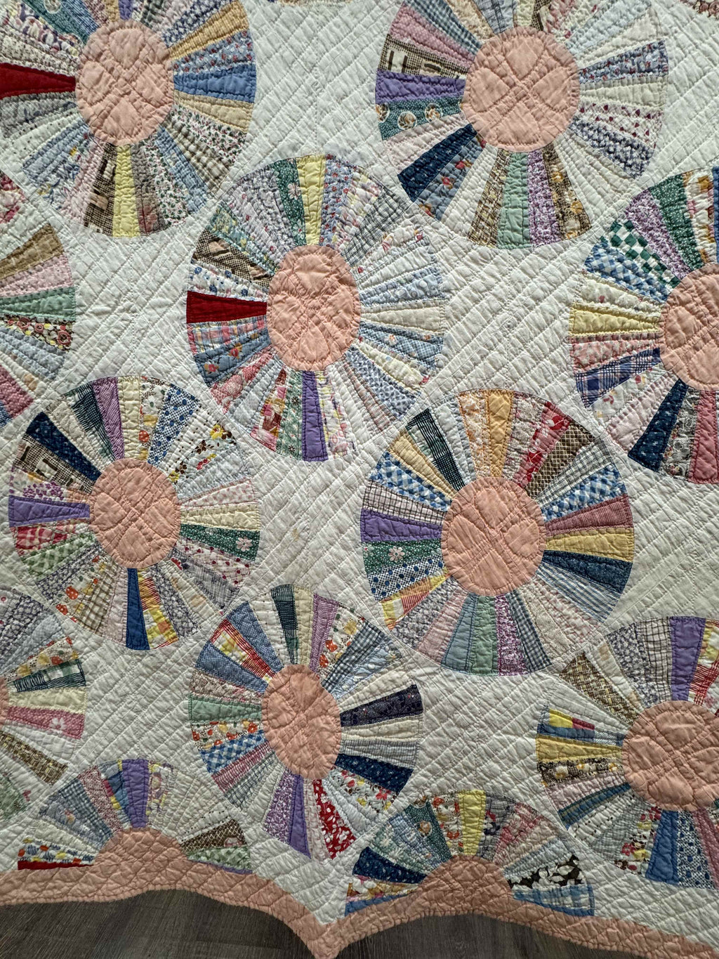 Vintage Quilt Dresden Plate