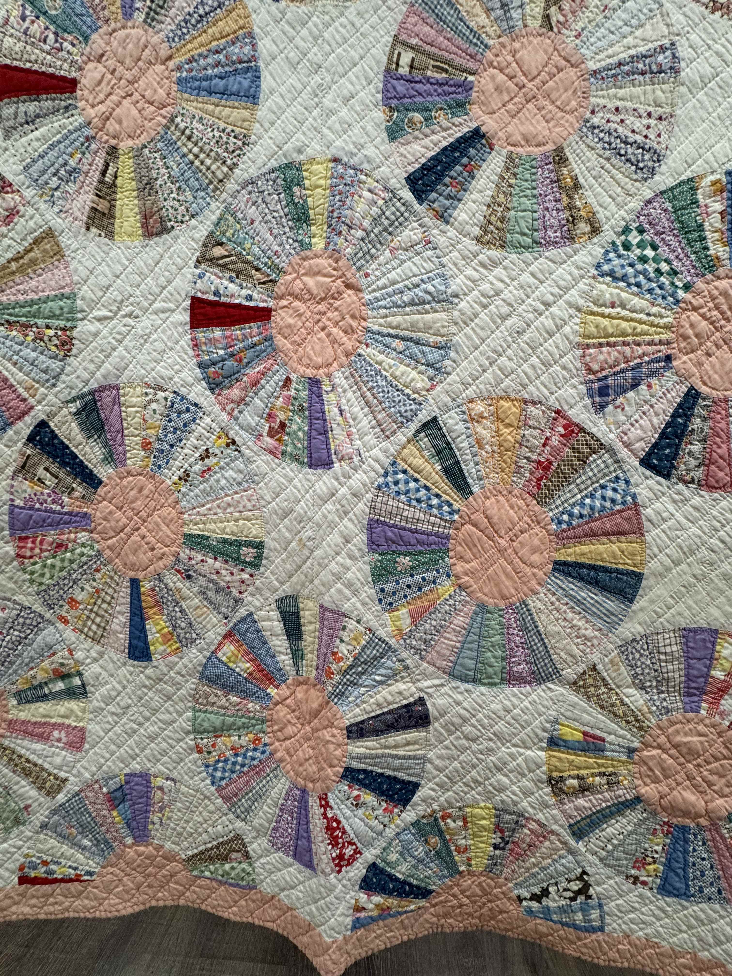 Vintage Quilt Dresden Plate