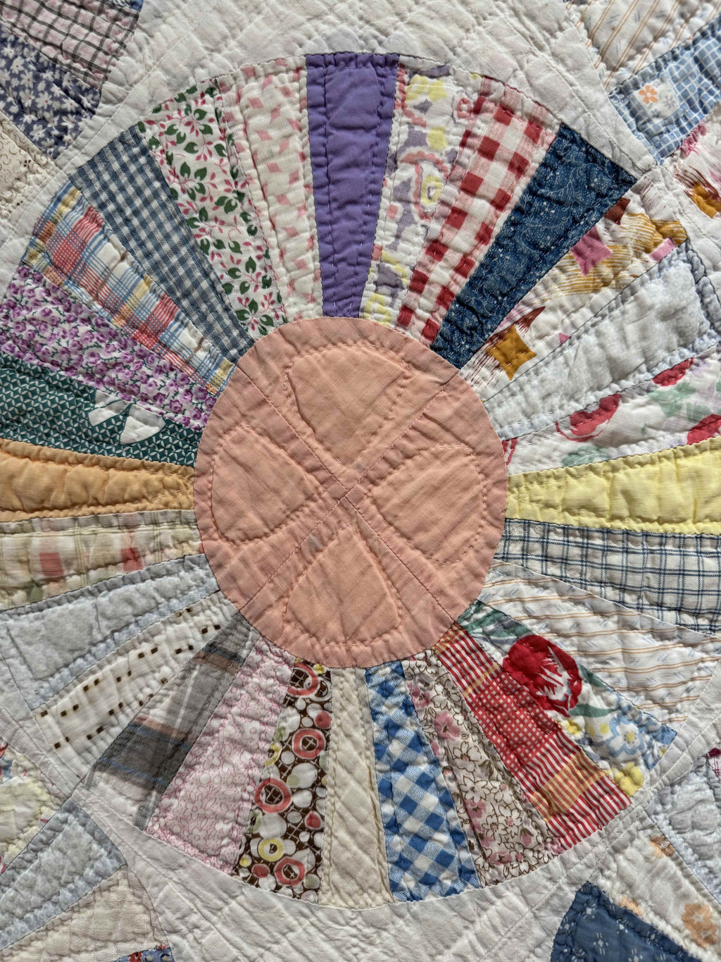 Vintage Quilt Dresden Plate