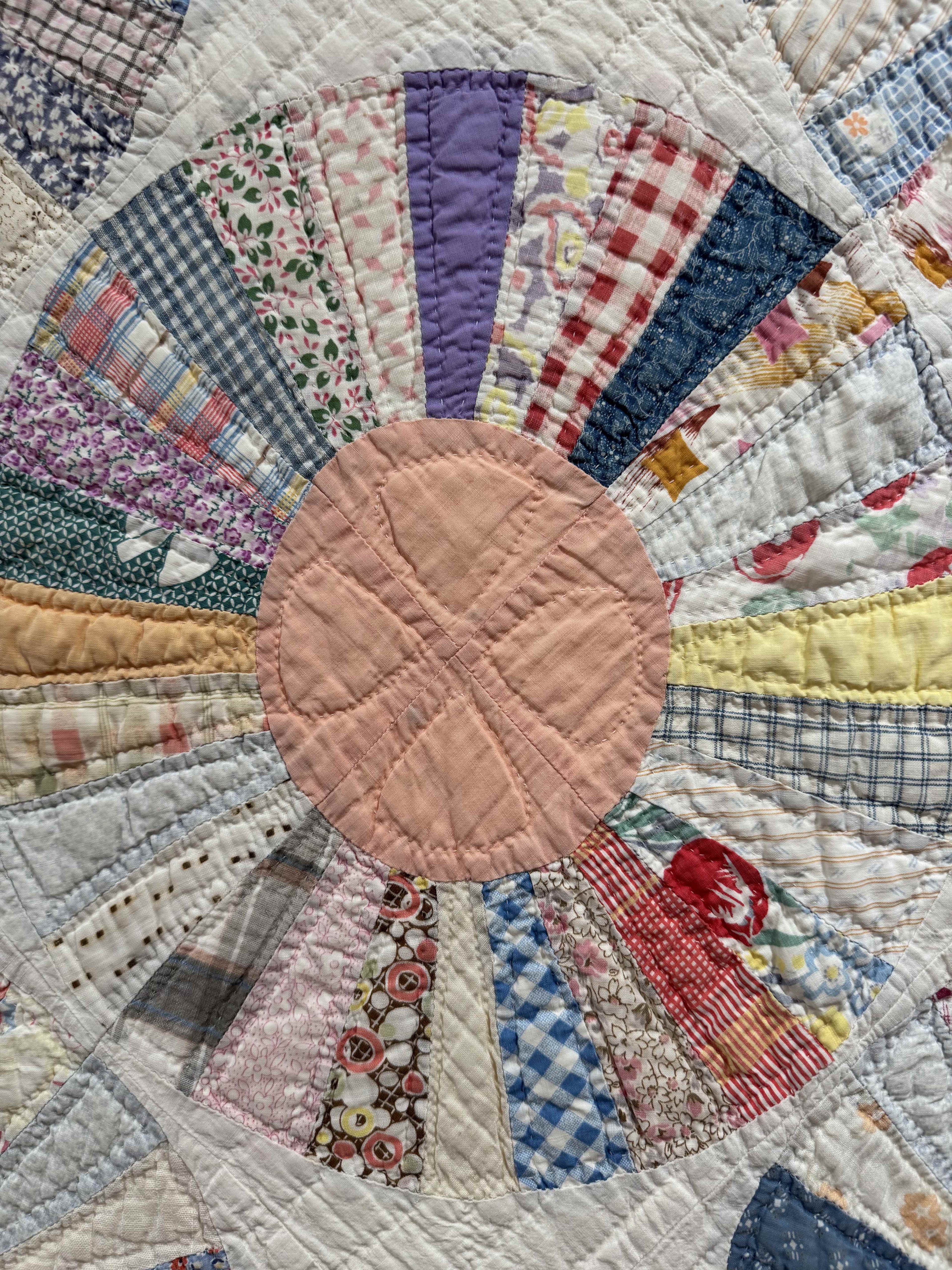 Vintage Quilt Dresden Plate