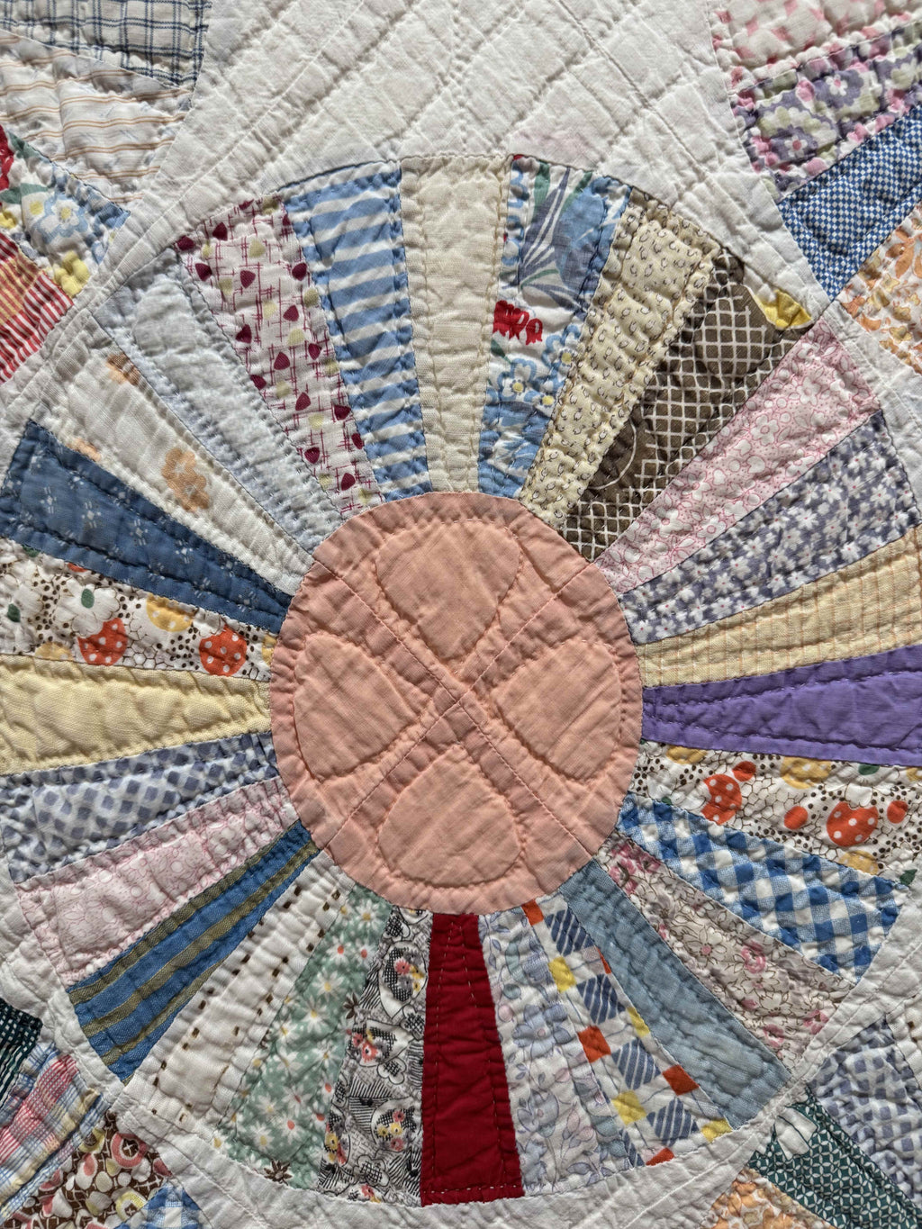 Vintage Quilt Dresden Plate