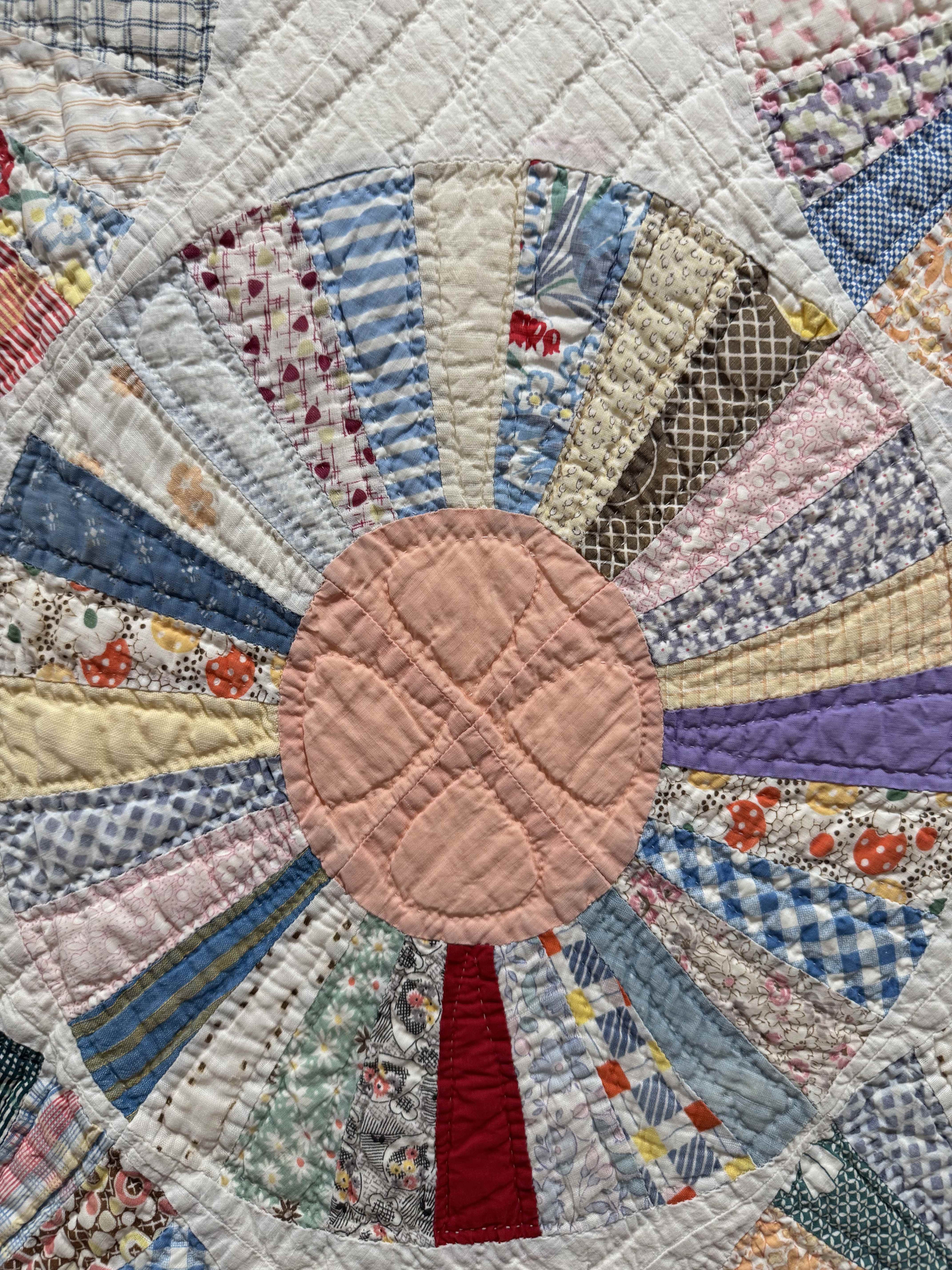 Vintage Quilt Dresden Plate