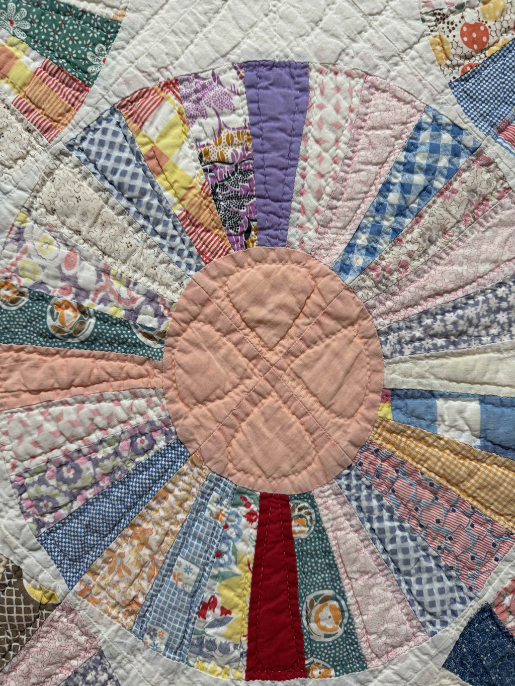 Vintage Quilt Dresden Plate