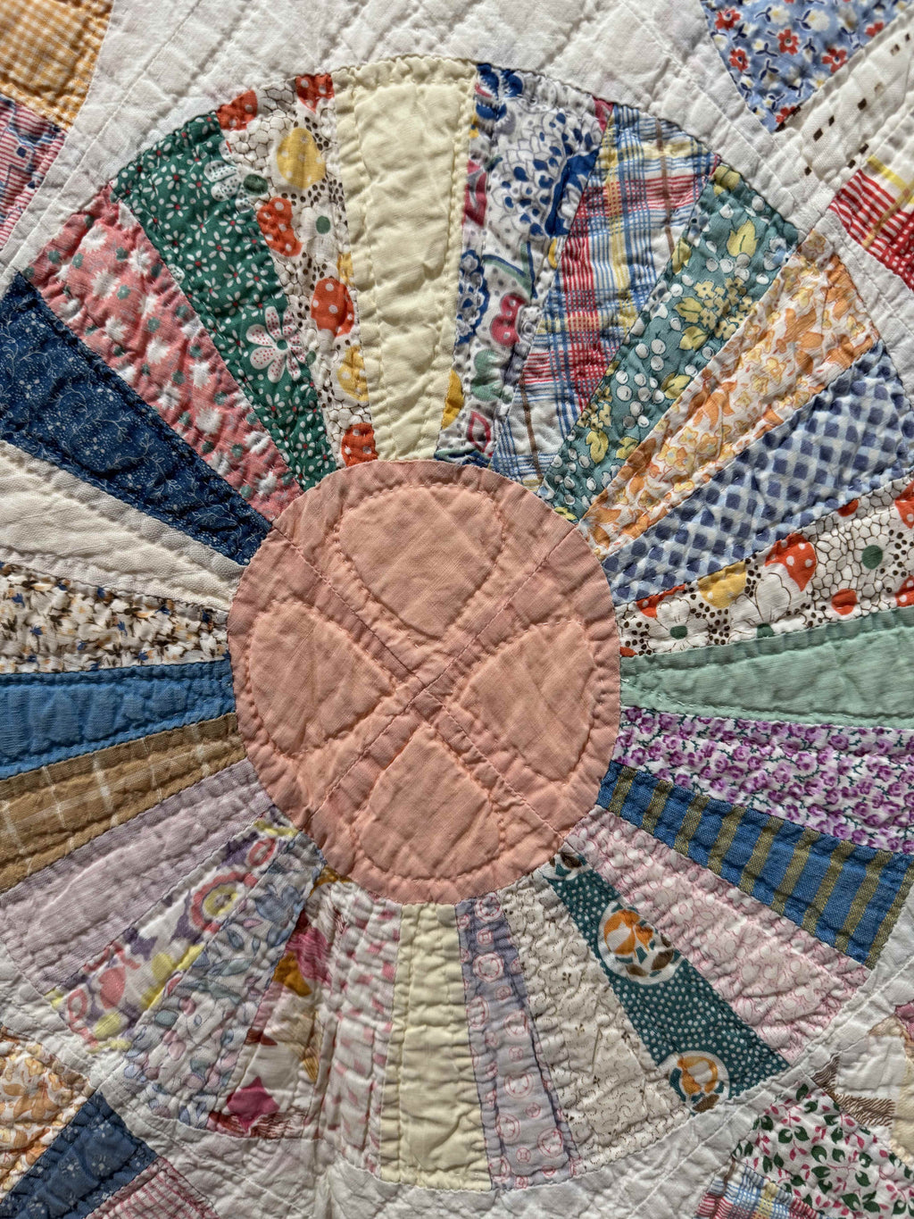 Vintage Quilt Dresden Plate