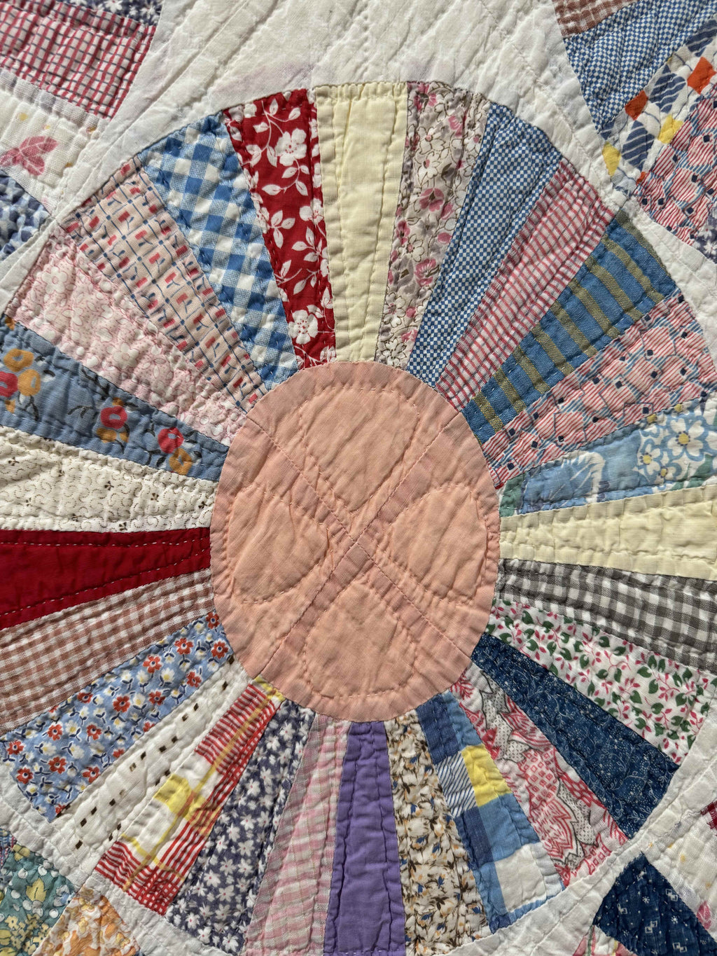 Vintage Quilt Dresden Plate