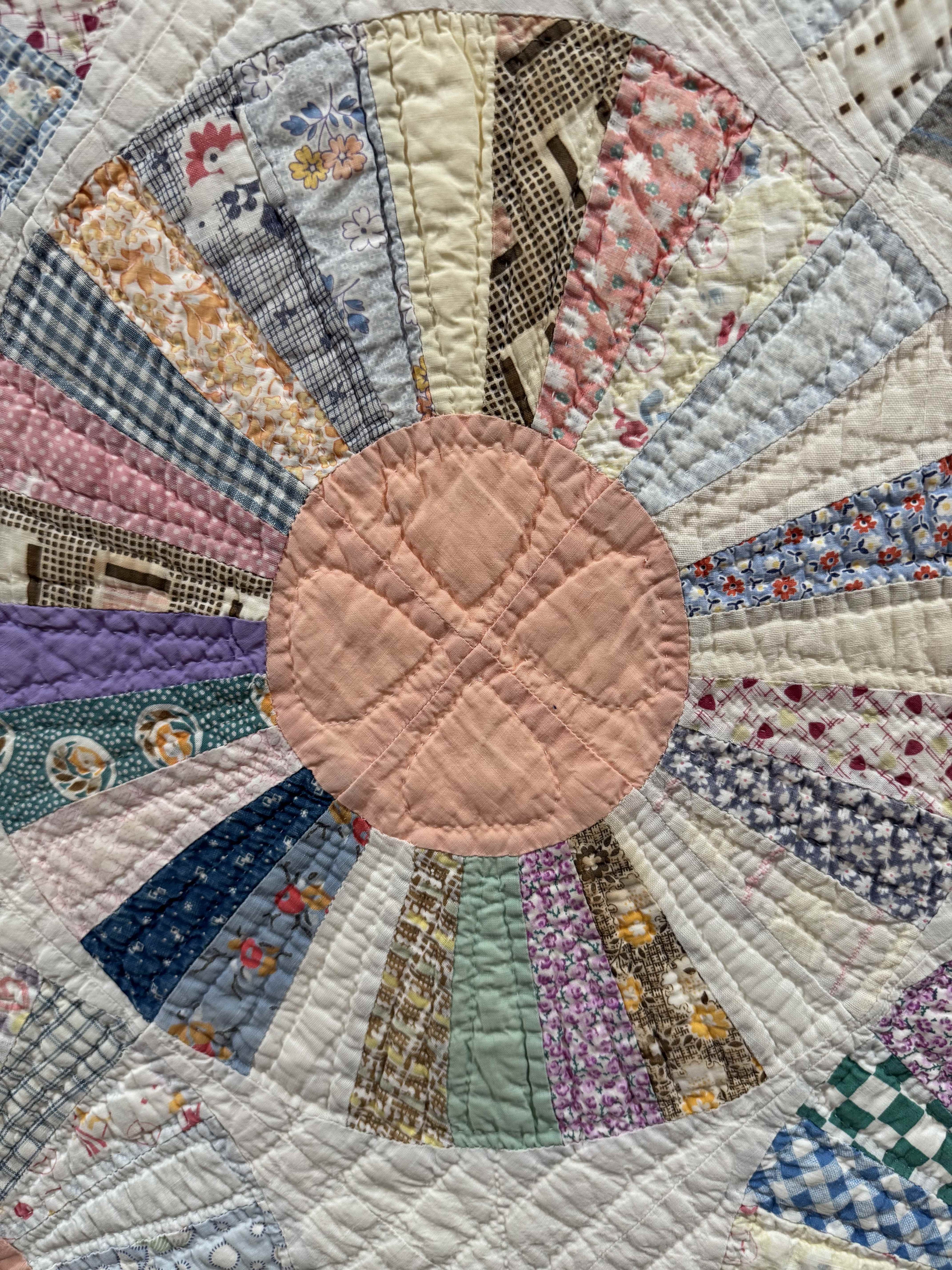 Vintage Quilt Dresden Plate