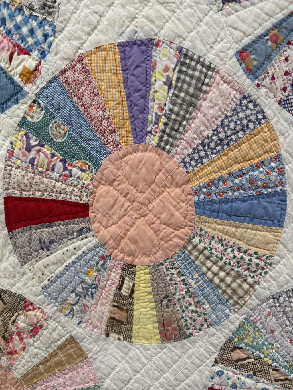 Vintage Quilt Dresden Plate