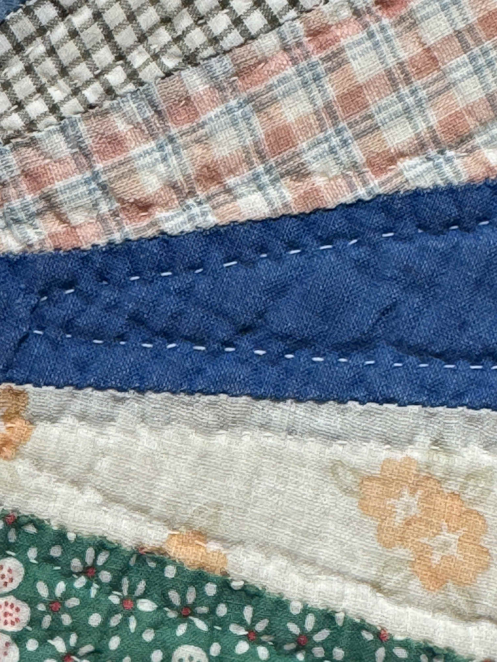Vintage Quilt Dresden Plate