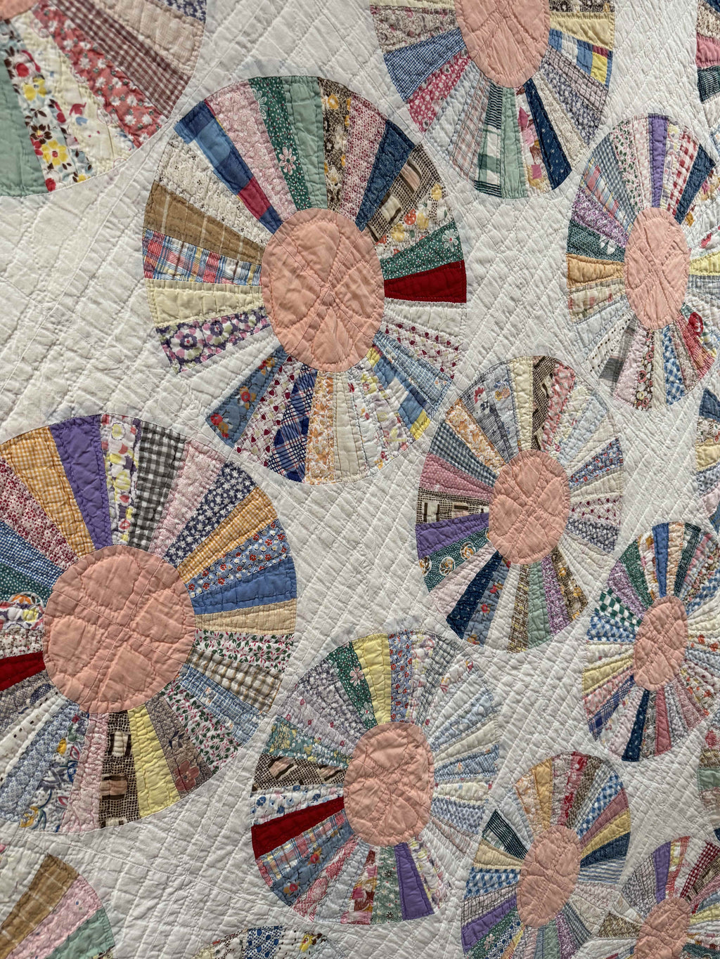 Vintage Quilt Dresden Plate
