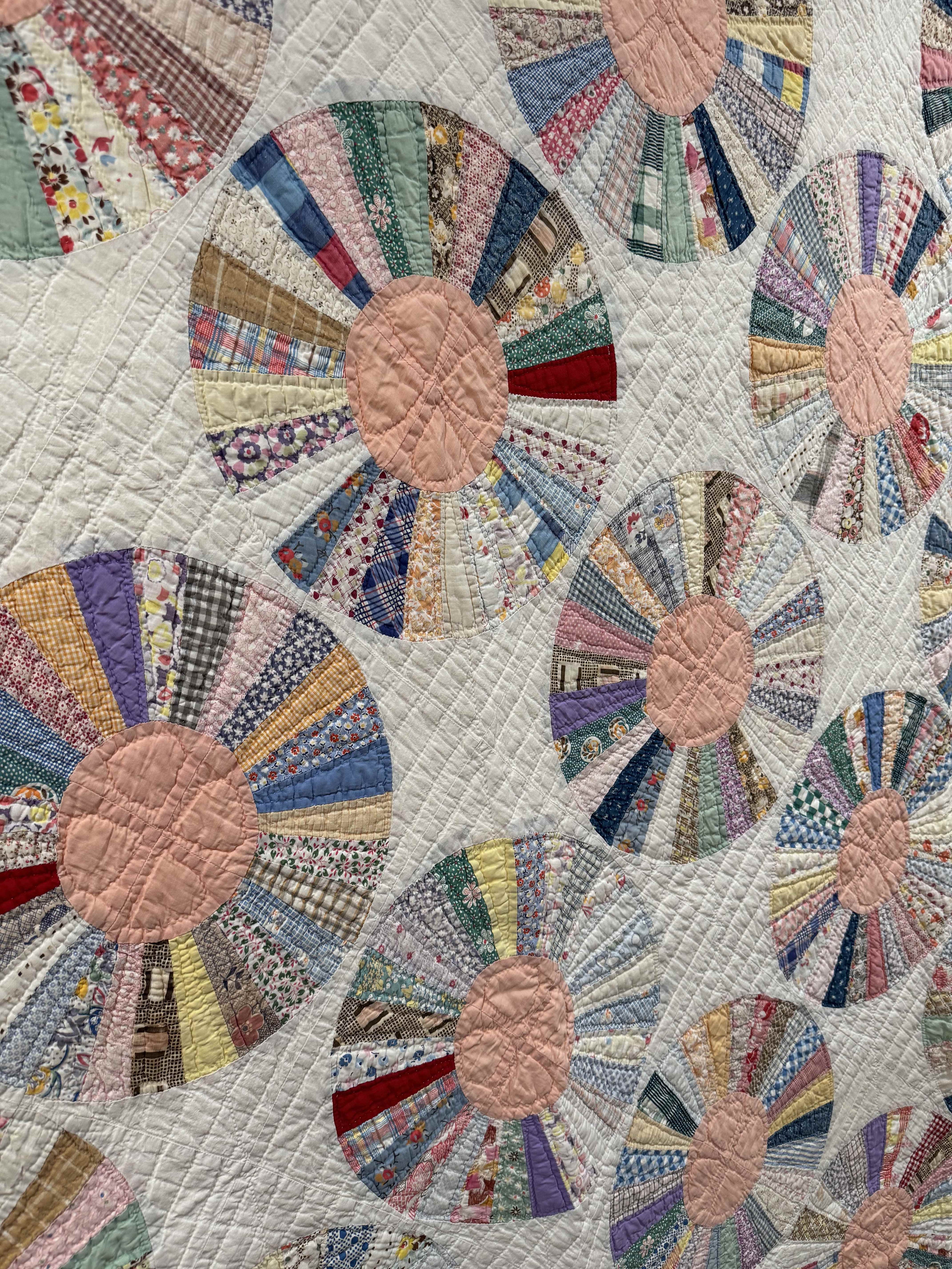 Vintage Quilt Dresden Plate