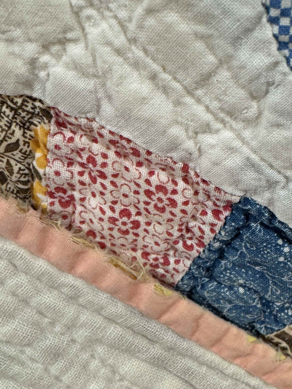 Vintage Quilt Dresden Plate