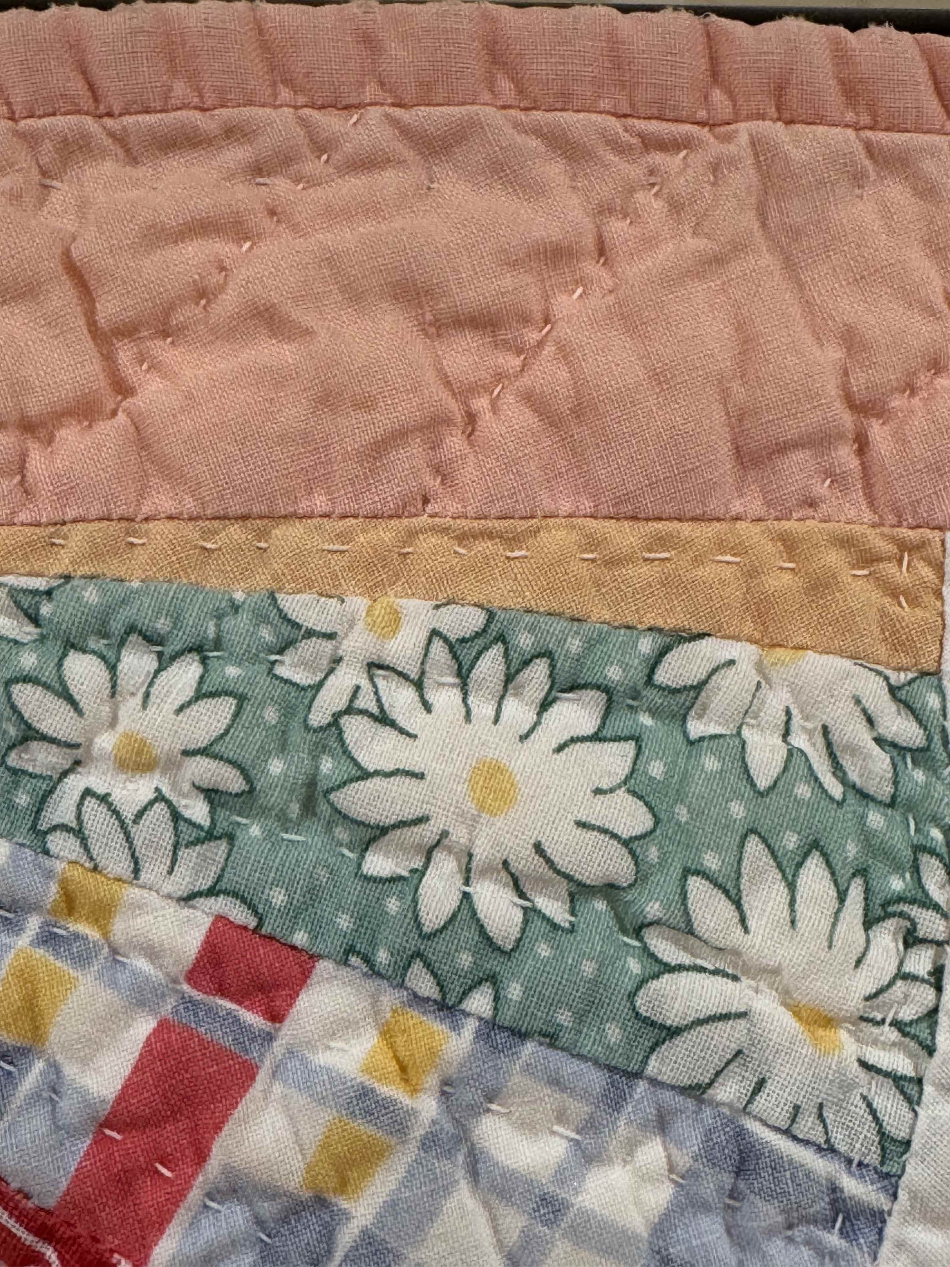 Vintage Quilt Dresden Plate