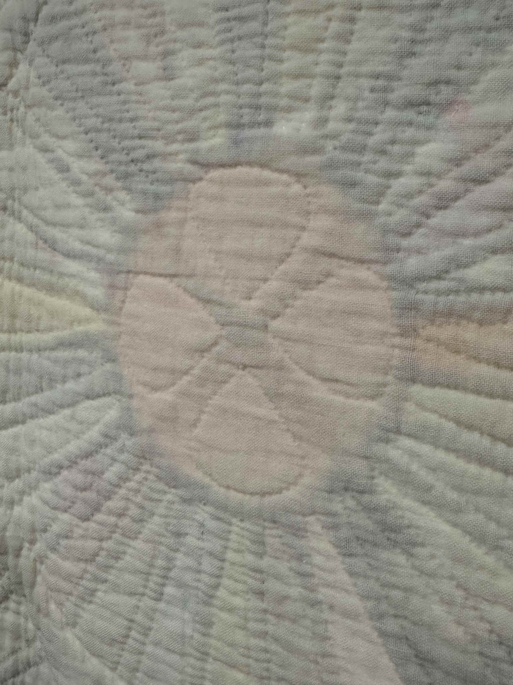 Vintage Quilt Dresden Plate