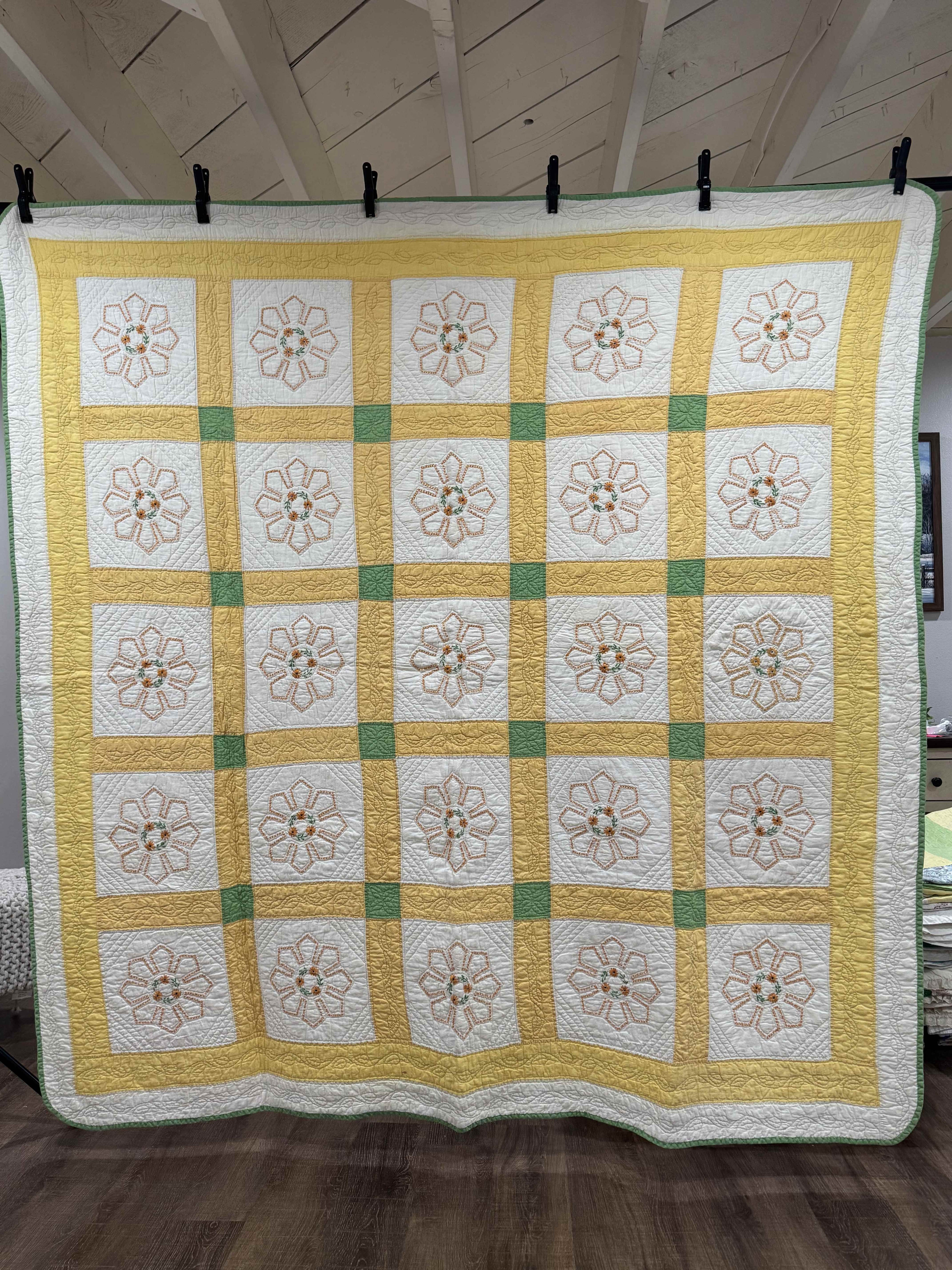 Vintage Quilt Cross Stitched Daisy