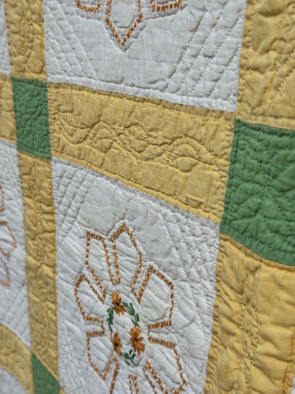 Vintage Quilt Cross Stitched Daisy