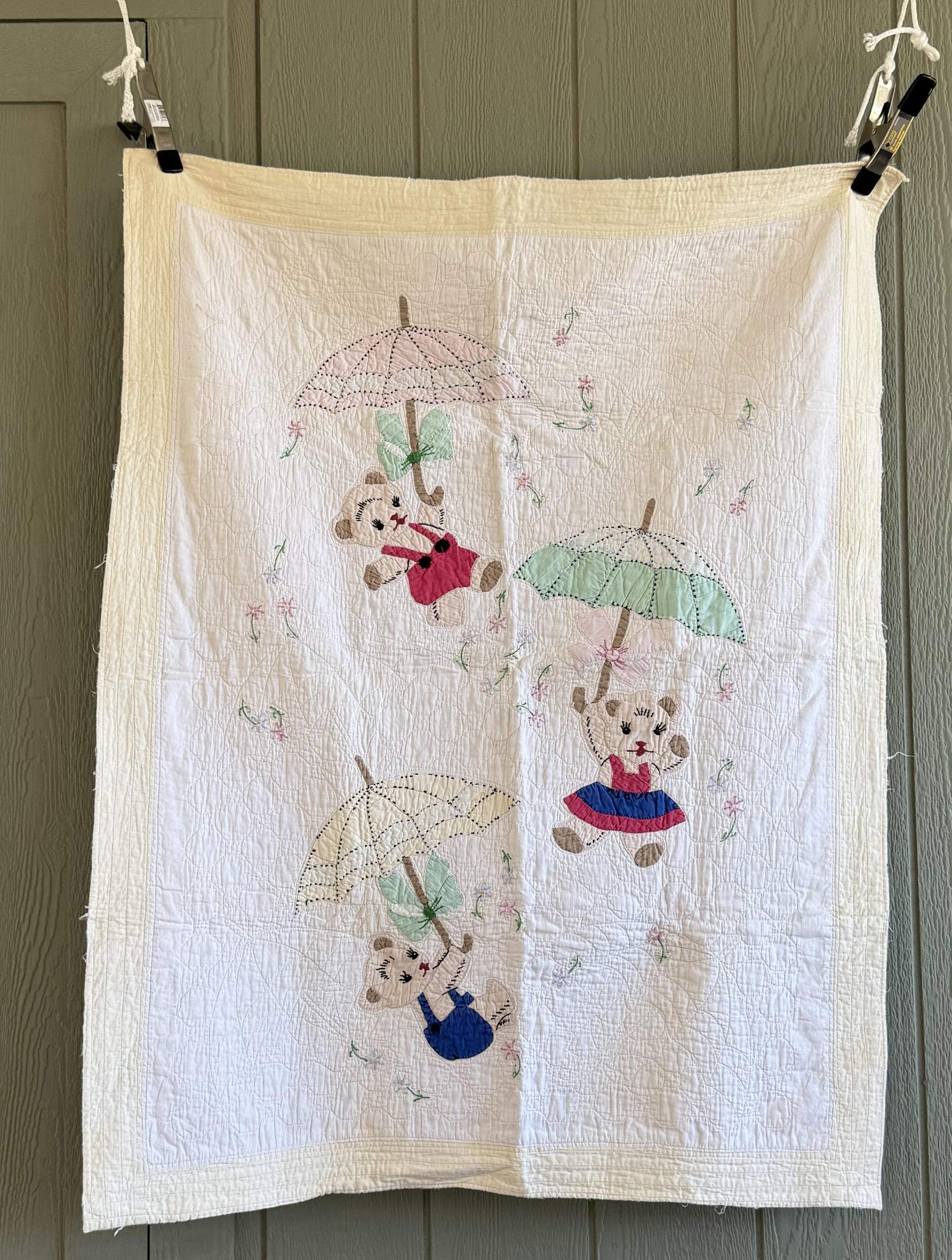 Vintage Embroidered Teddy Bear Baby Quilt