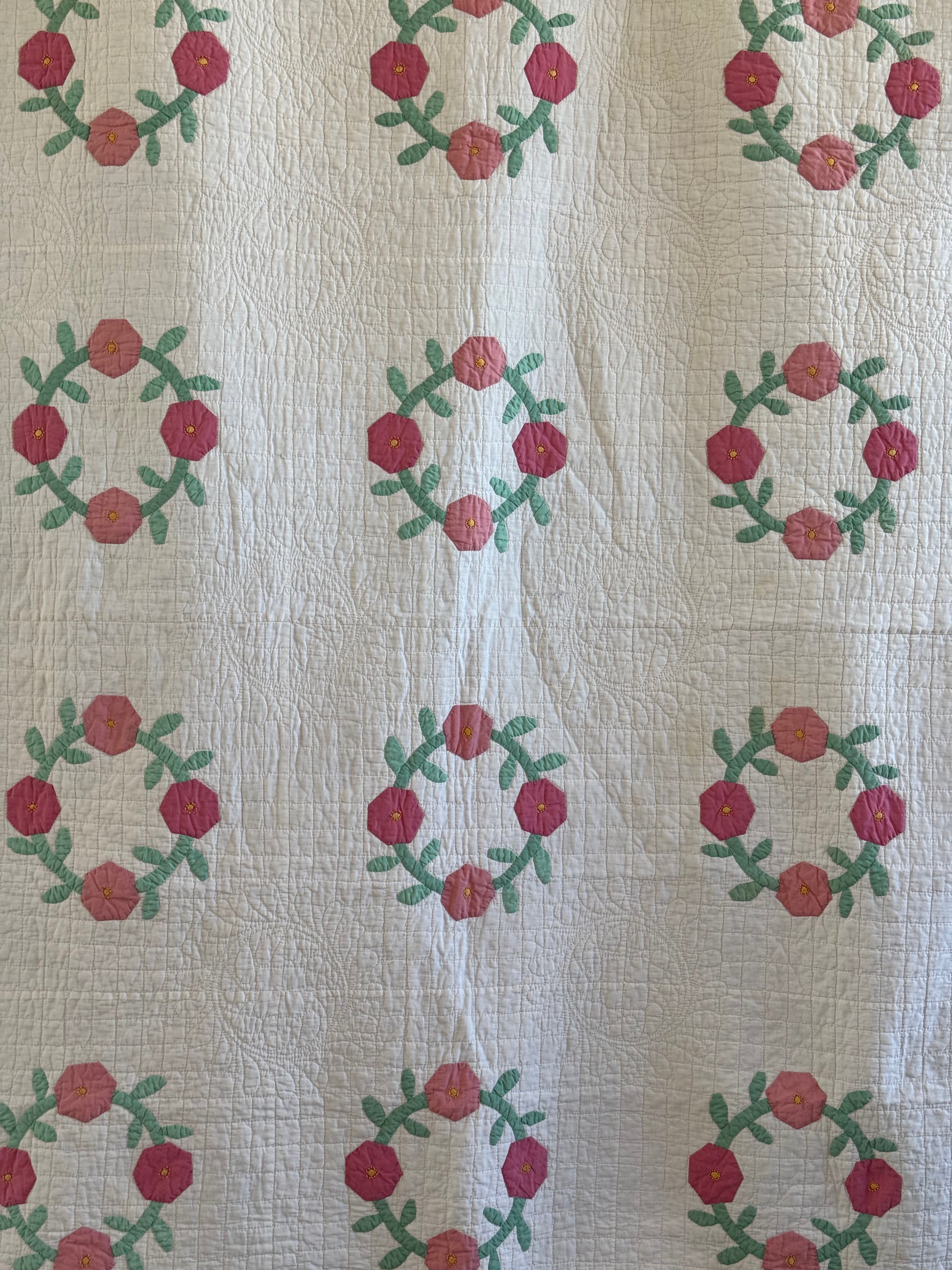 Vintage Sweet Pink Rose Applique Quilt