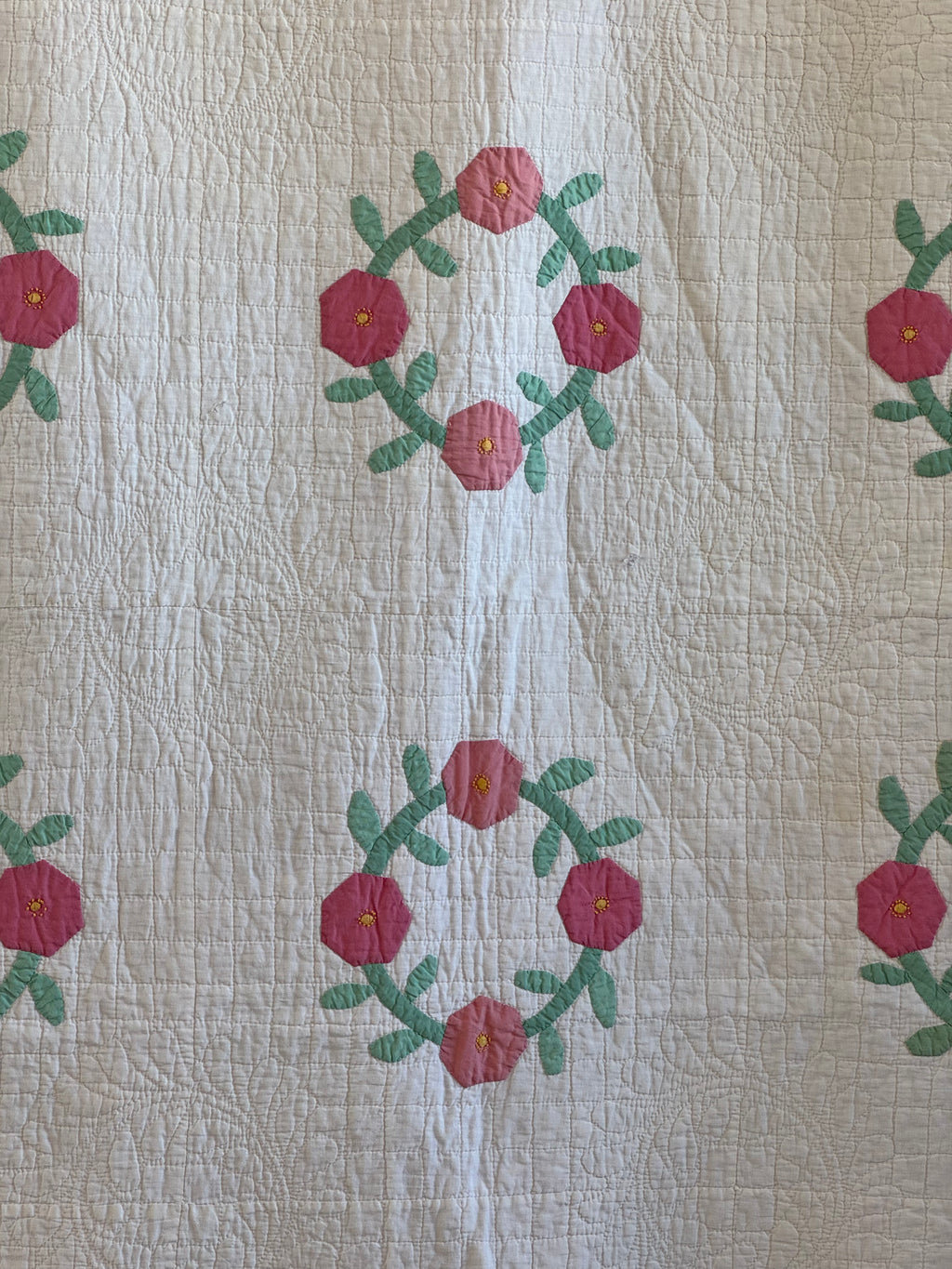 Vintage Sweet Pink Rose Applique Quilt