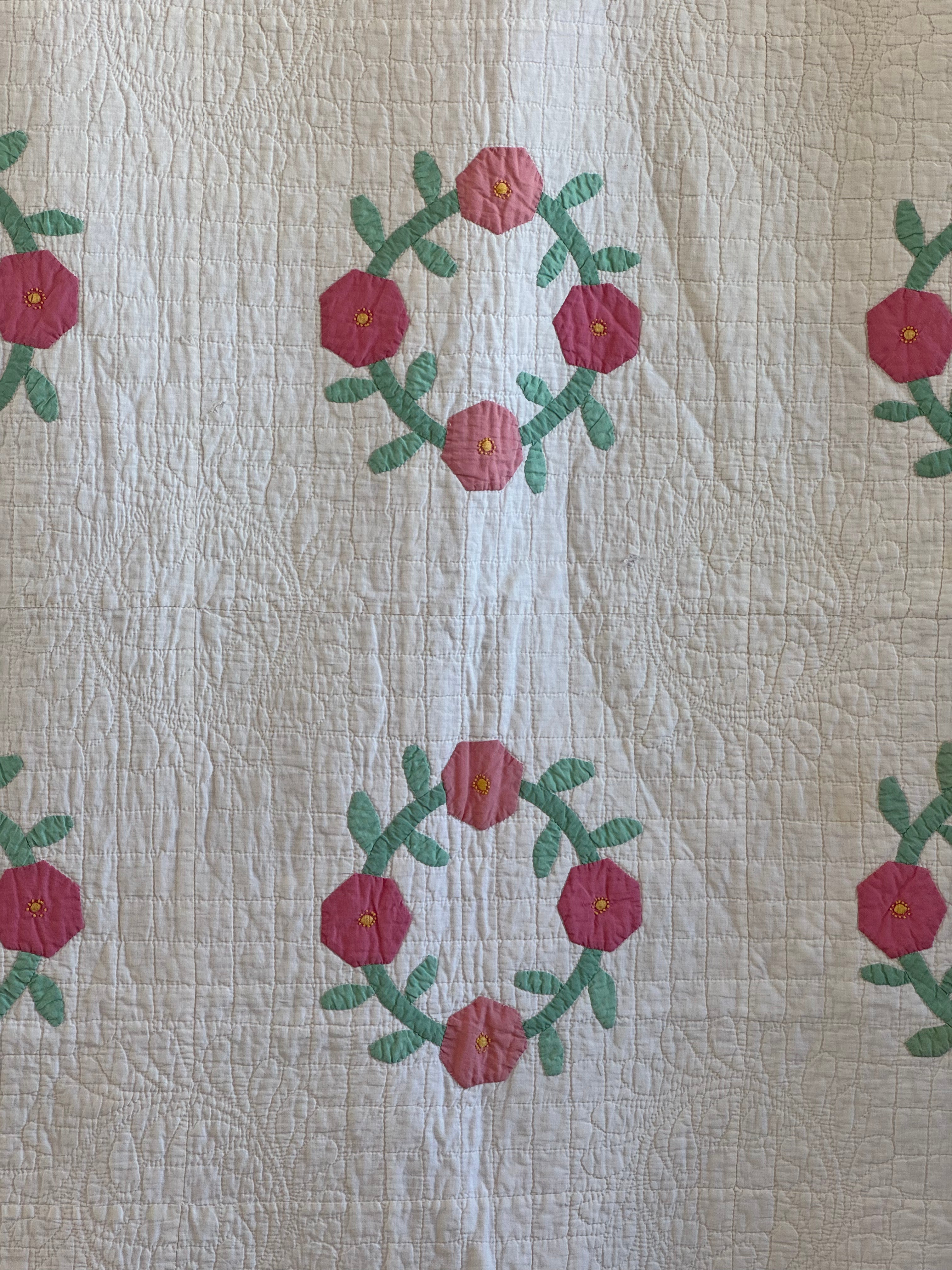 Vintage Sweet Pink Rose Applique Quilt