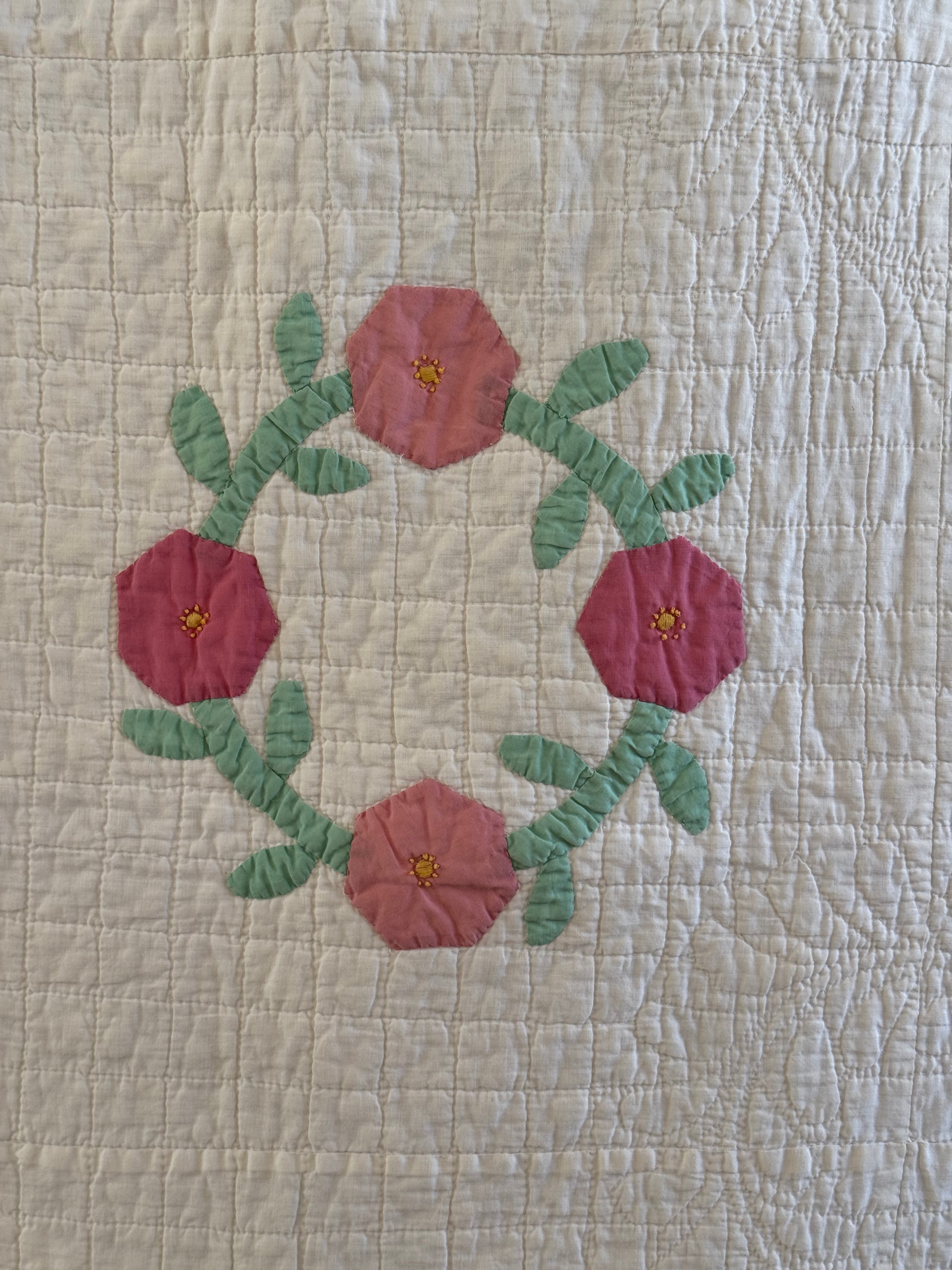 Vintage Sweet Pink Rose Applique Quilt