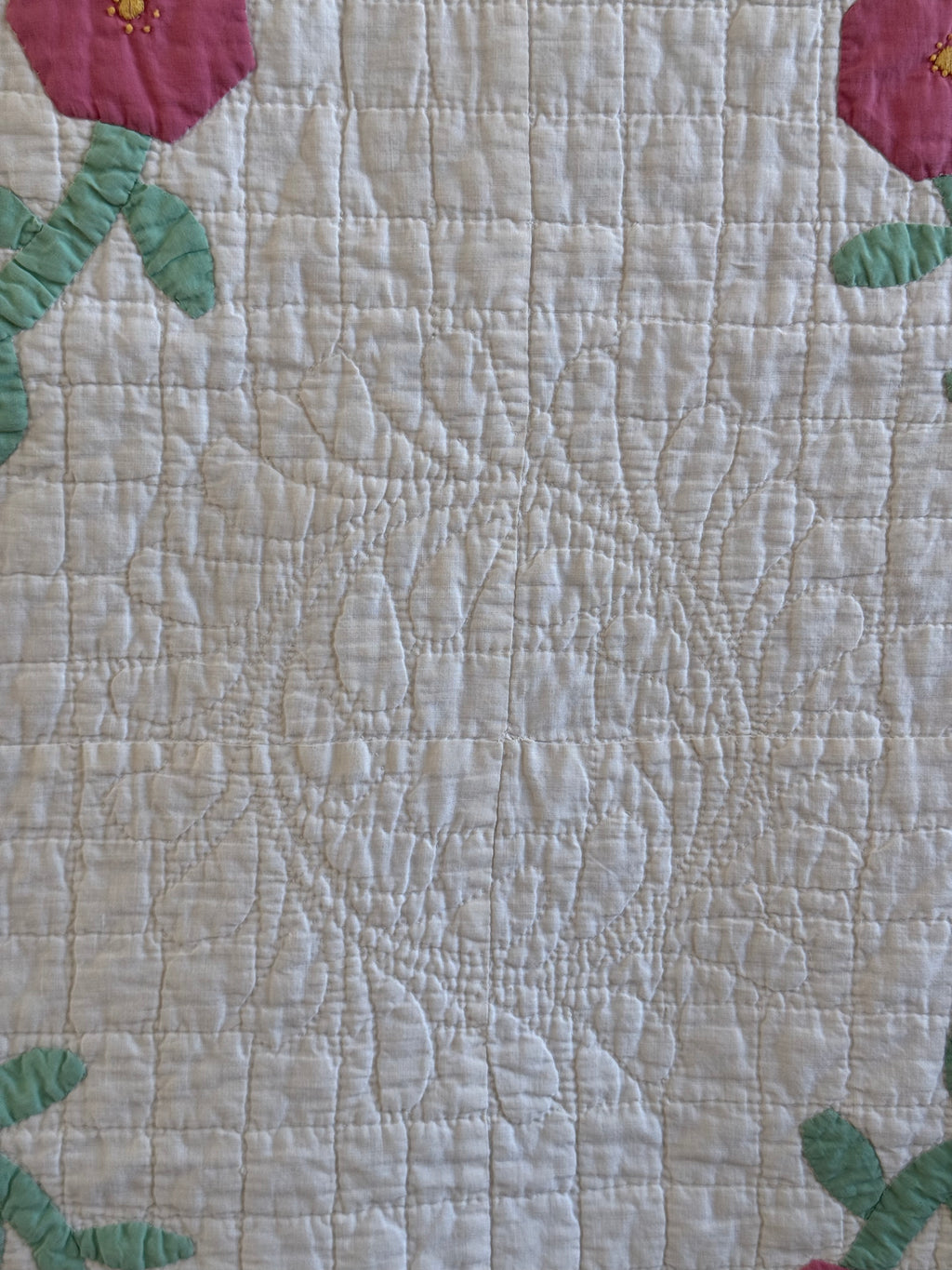 Vintage Sweet Pink Rose Applique Quilt