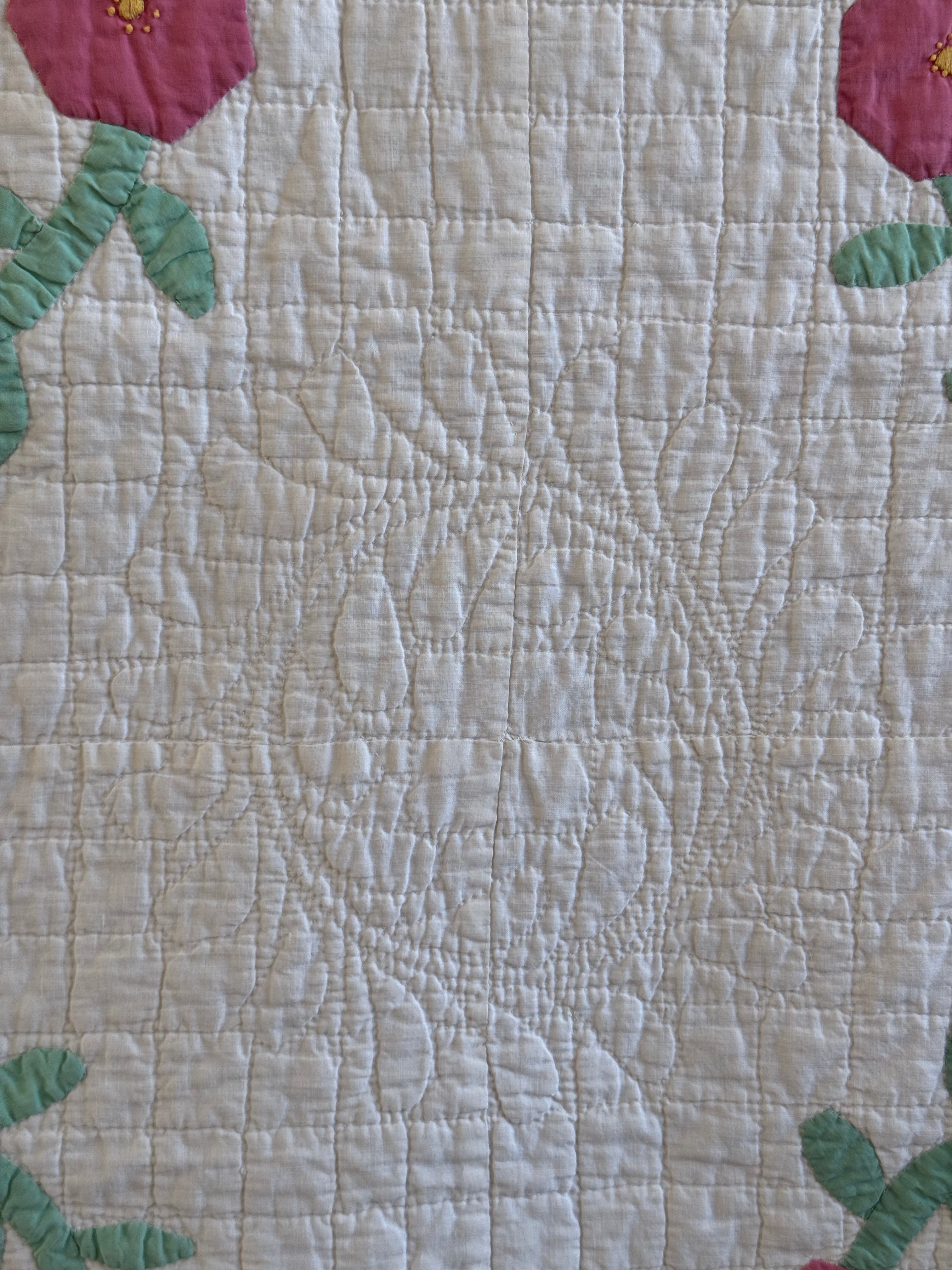 Vintage Sweet Pink Rose Applique Quilt