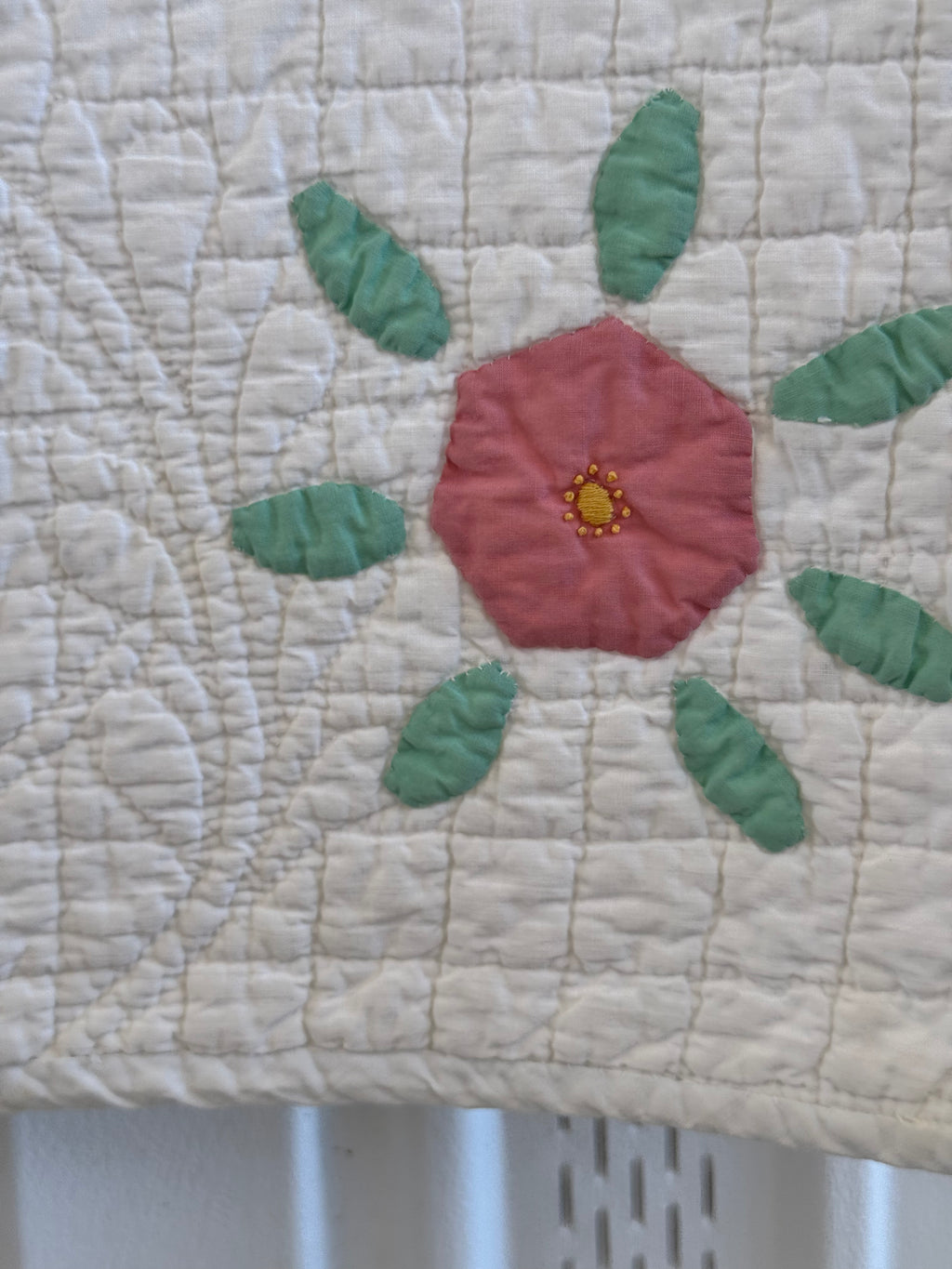 Vintage Sweet Pink Rose Applique Quilt