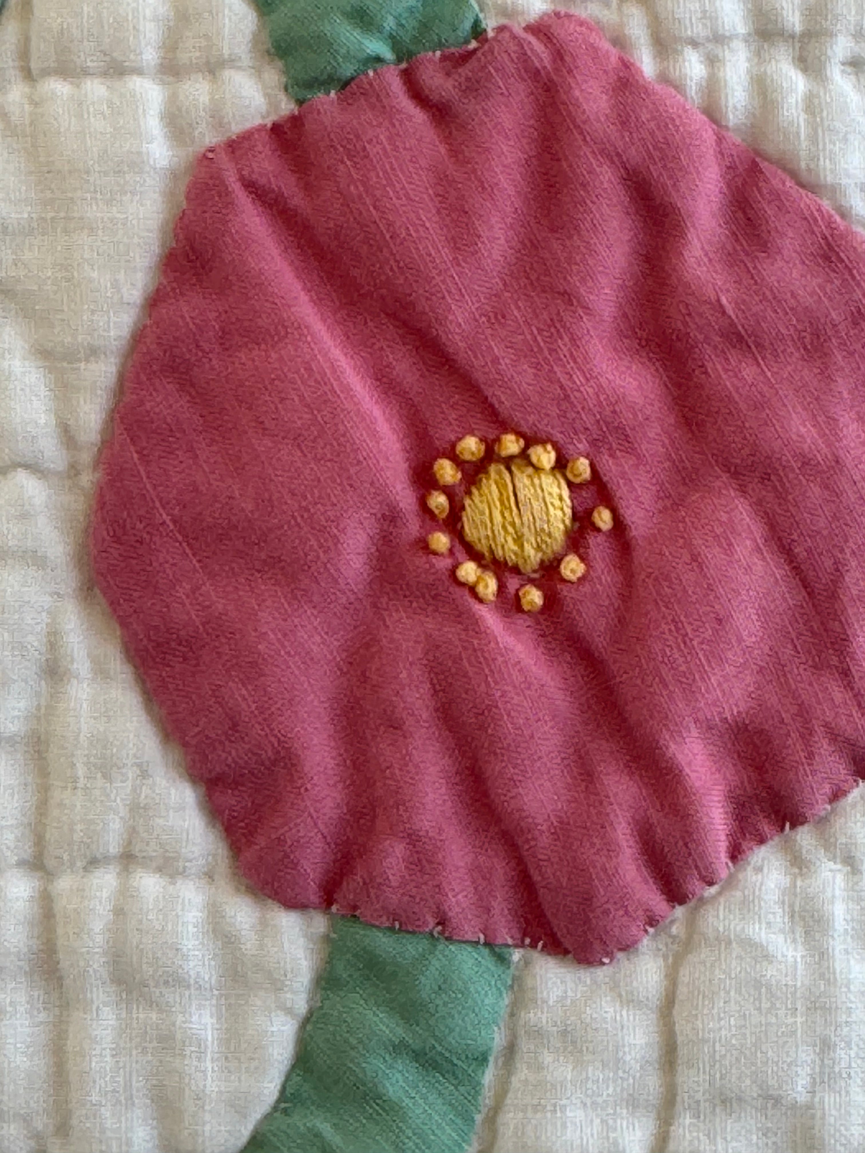Vintage Sweet Pink Rose Applique Quilt