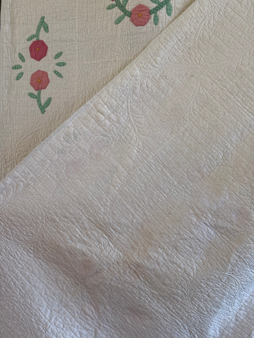 Vintage Sweet Pink Rose Applique Quilt