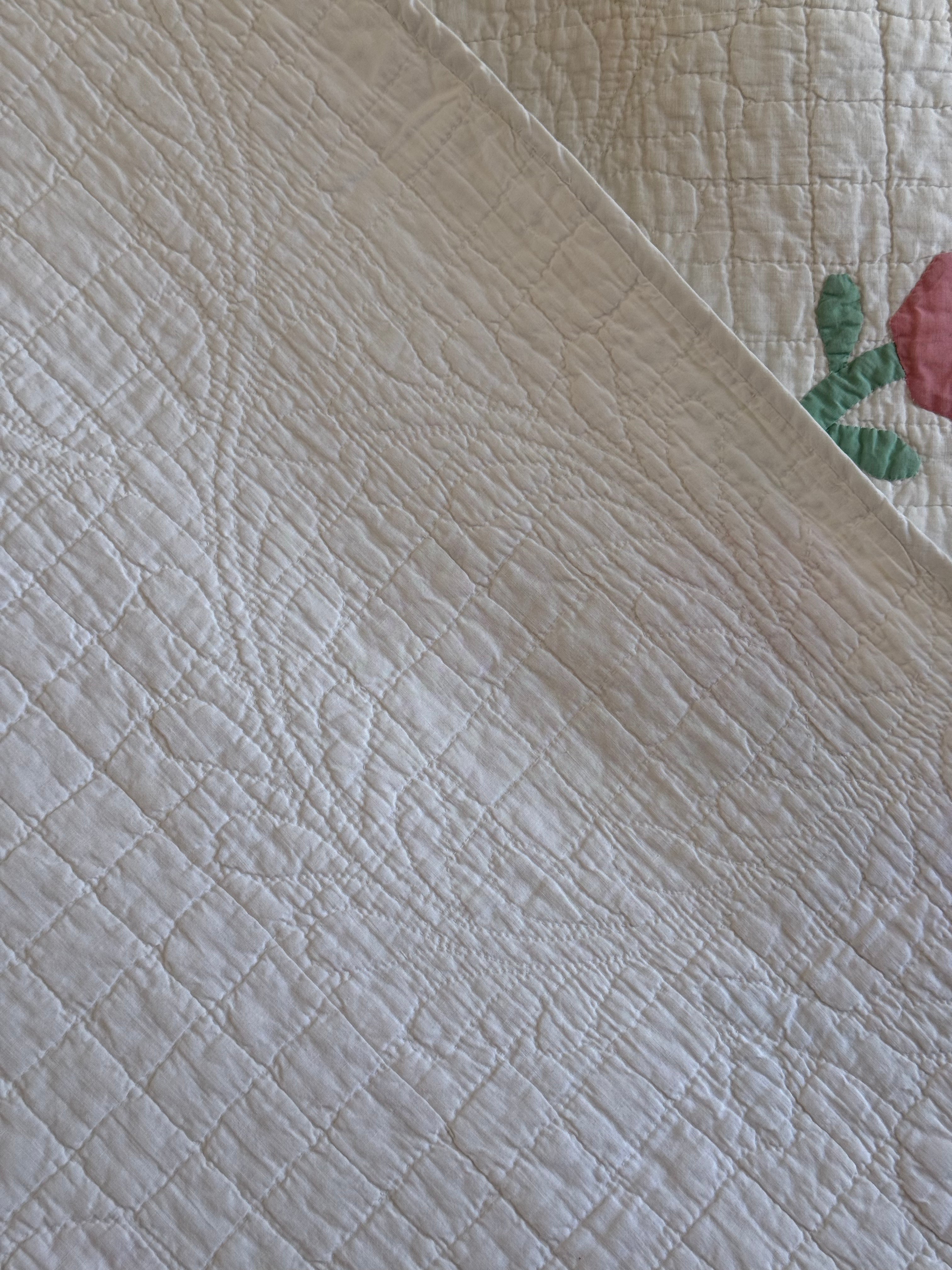 Vintage Sweet Pink Rose Applique Quilt