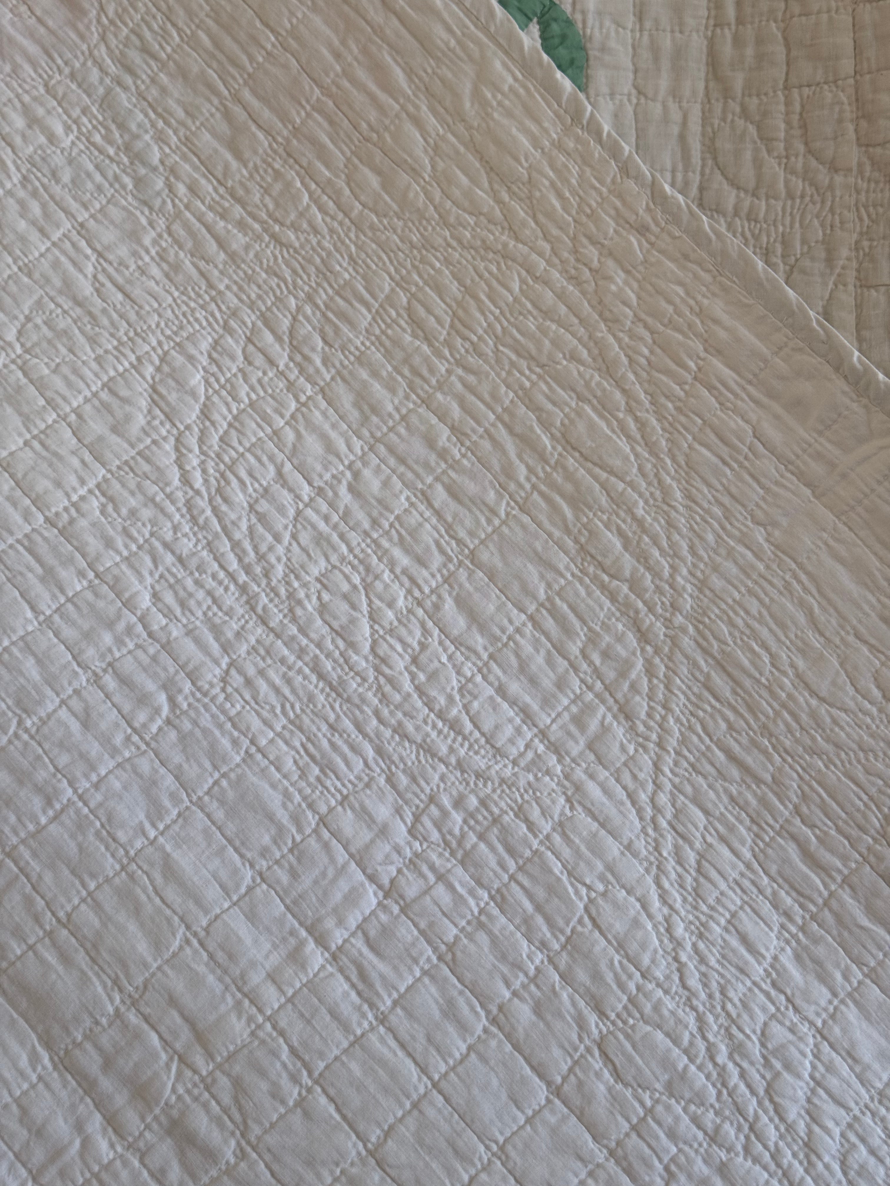 Vintage Sweet Pink Rose Applique Quilt