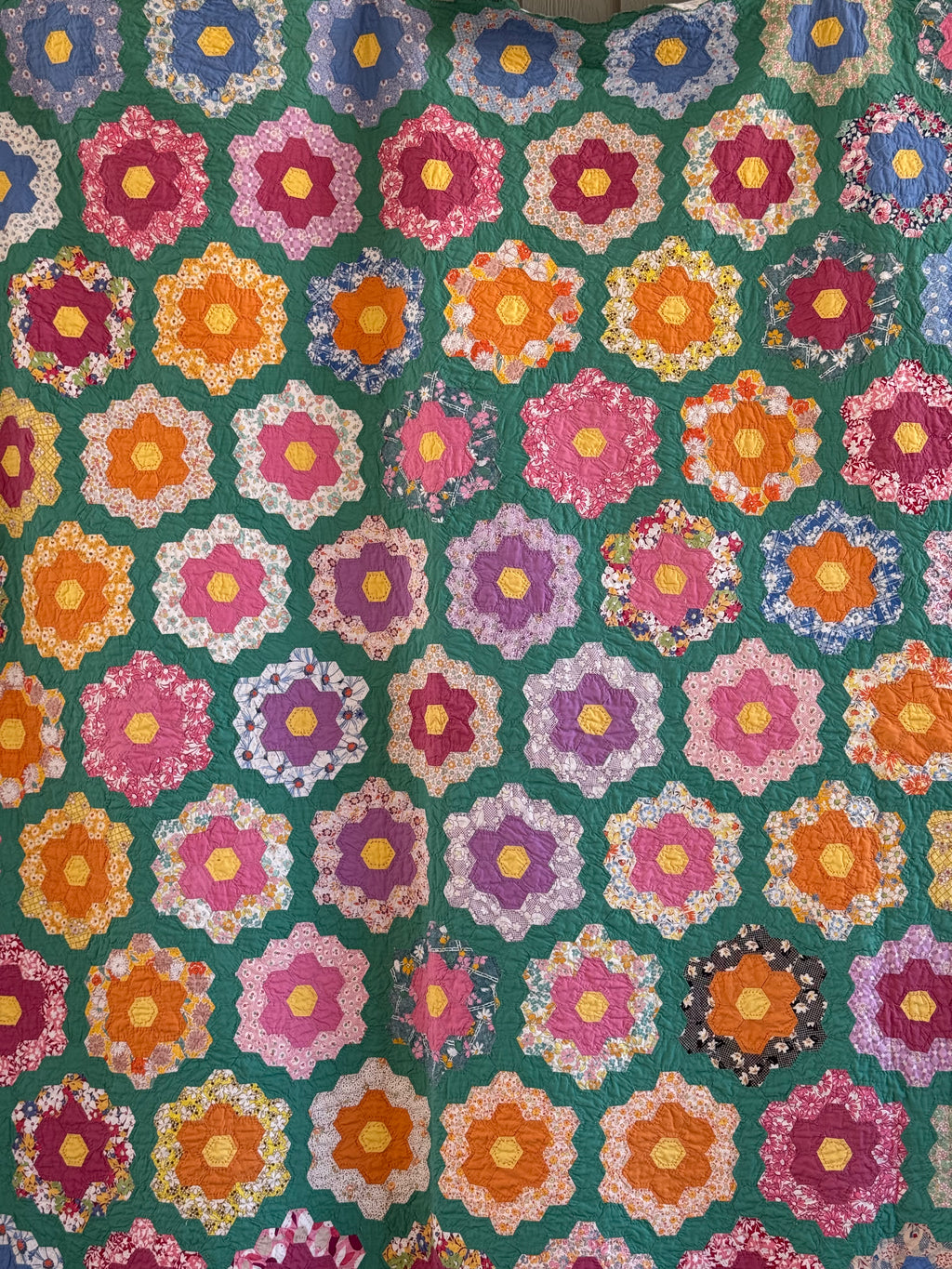 Vintage Nostalgic Grandma's Flower Garden Quilt