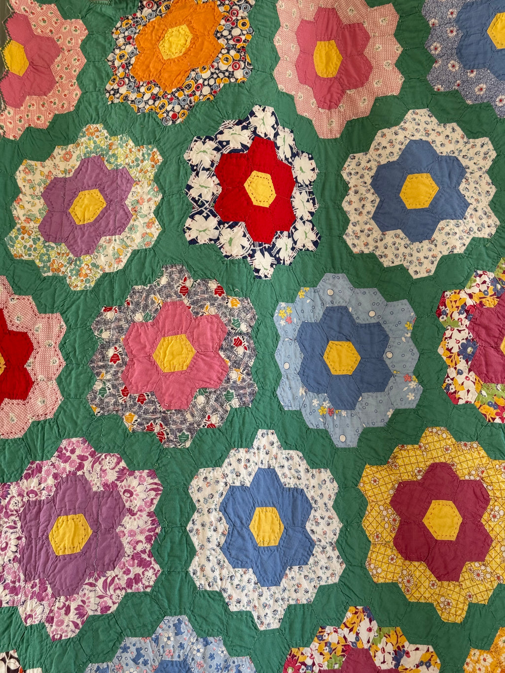 Vintage Nostalgic Grandma's Flower Garden Quilt