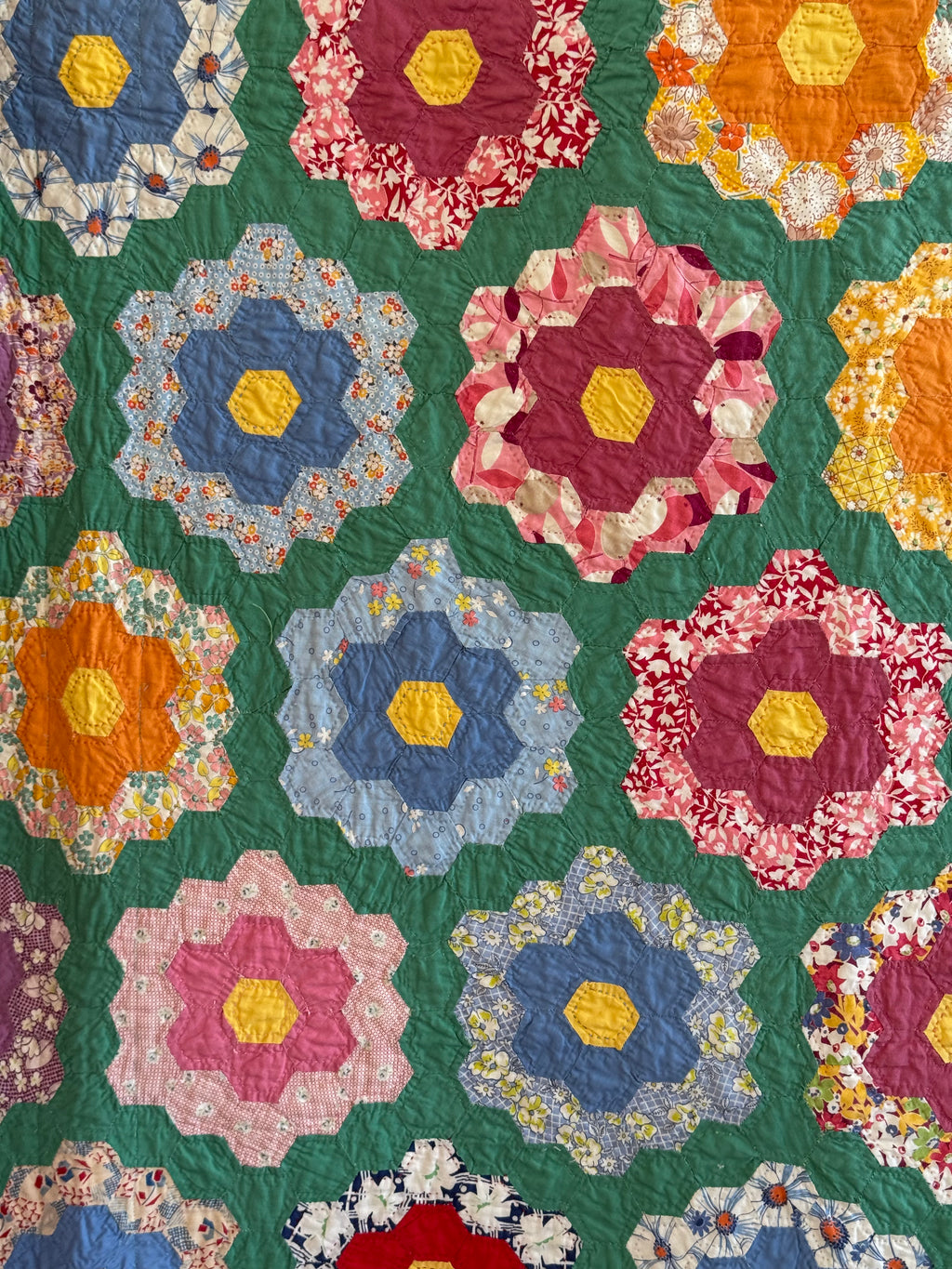 Vintage Nostalgic Grandma's Flower Garden Quilt